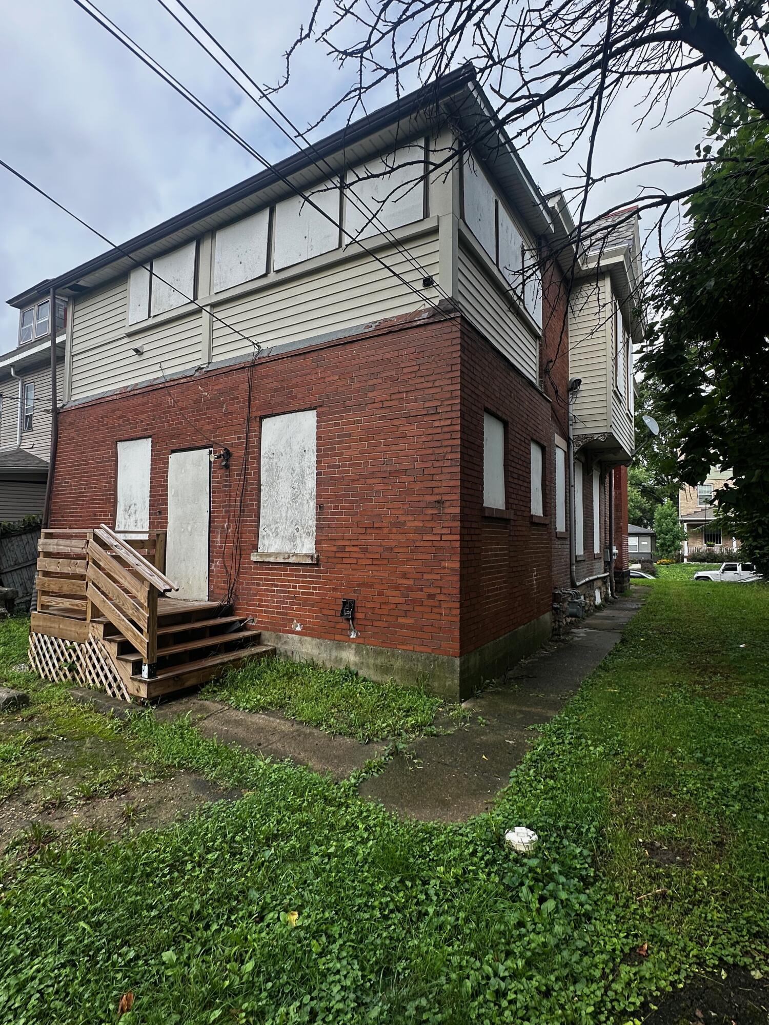 617 Oakwood Avenue