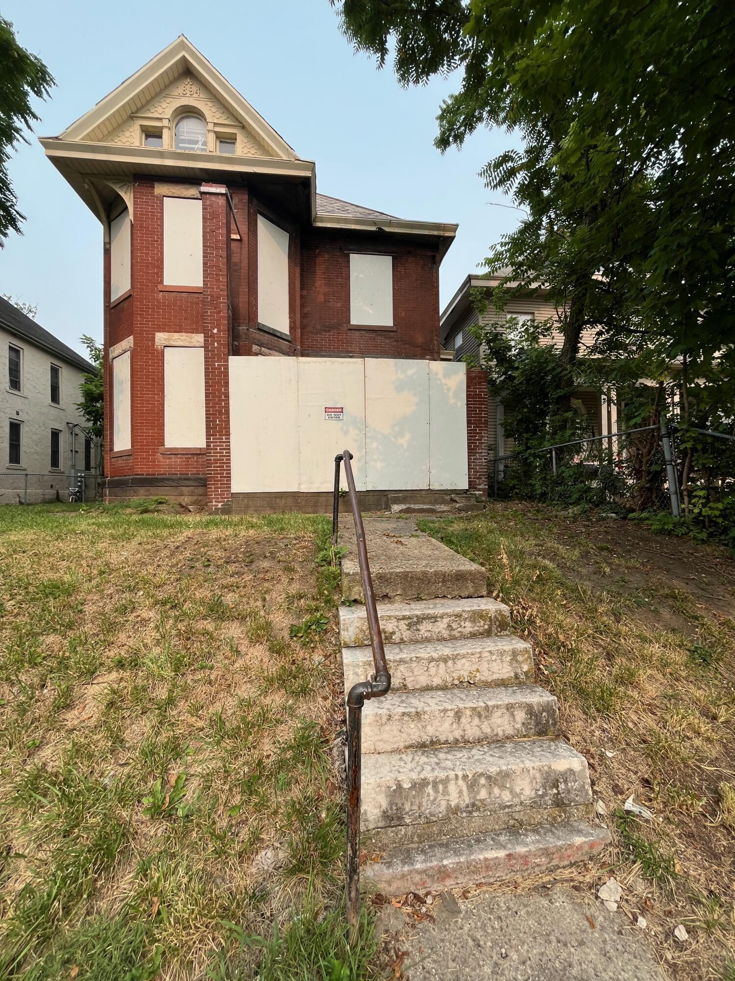 617 Oakwood Avenue