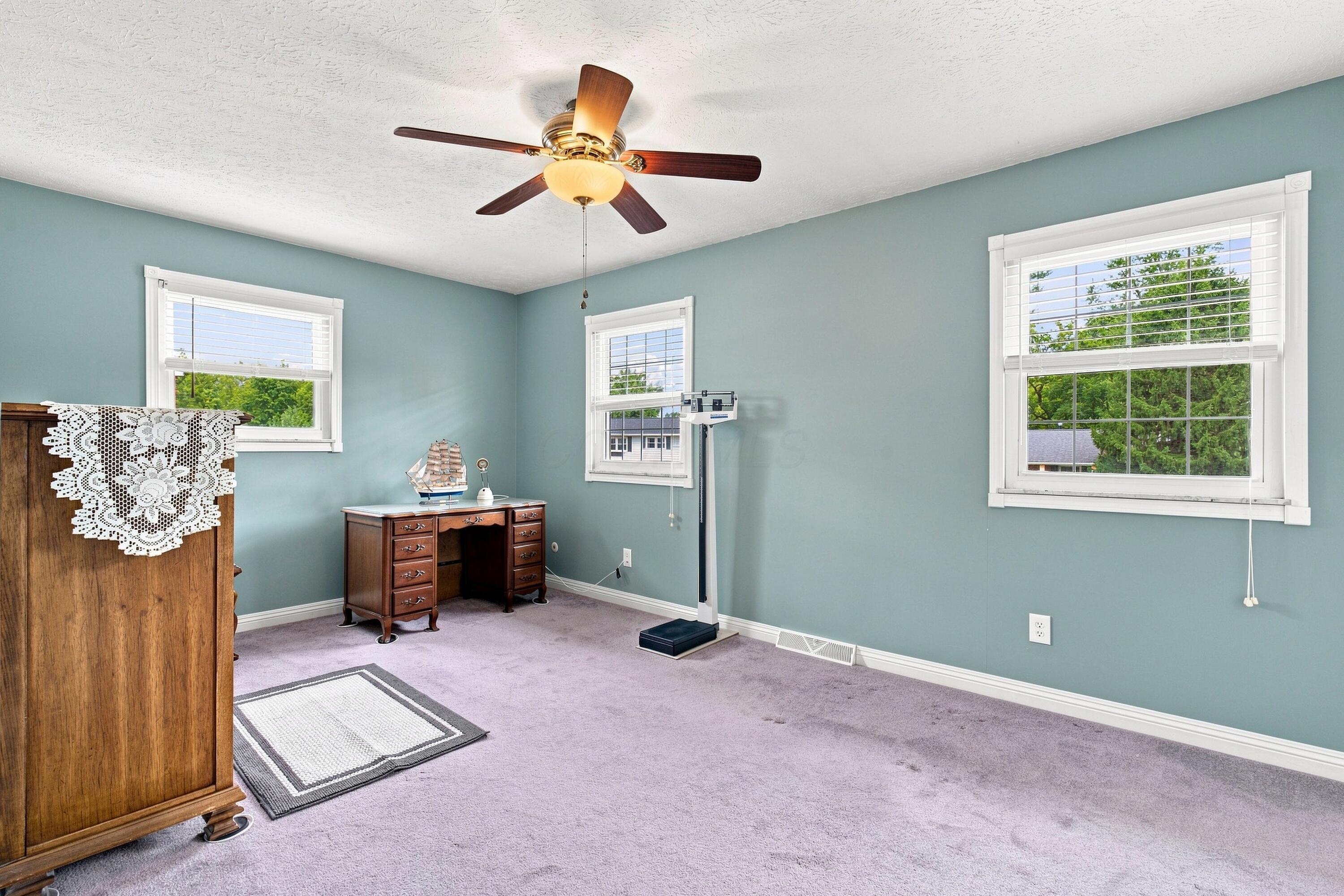 261 Brookhaven Drive E