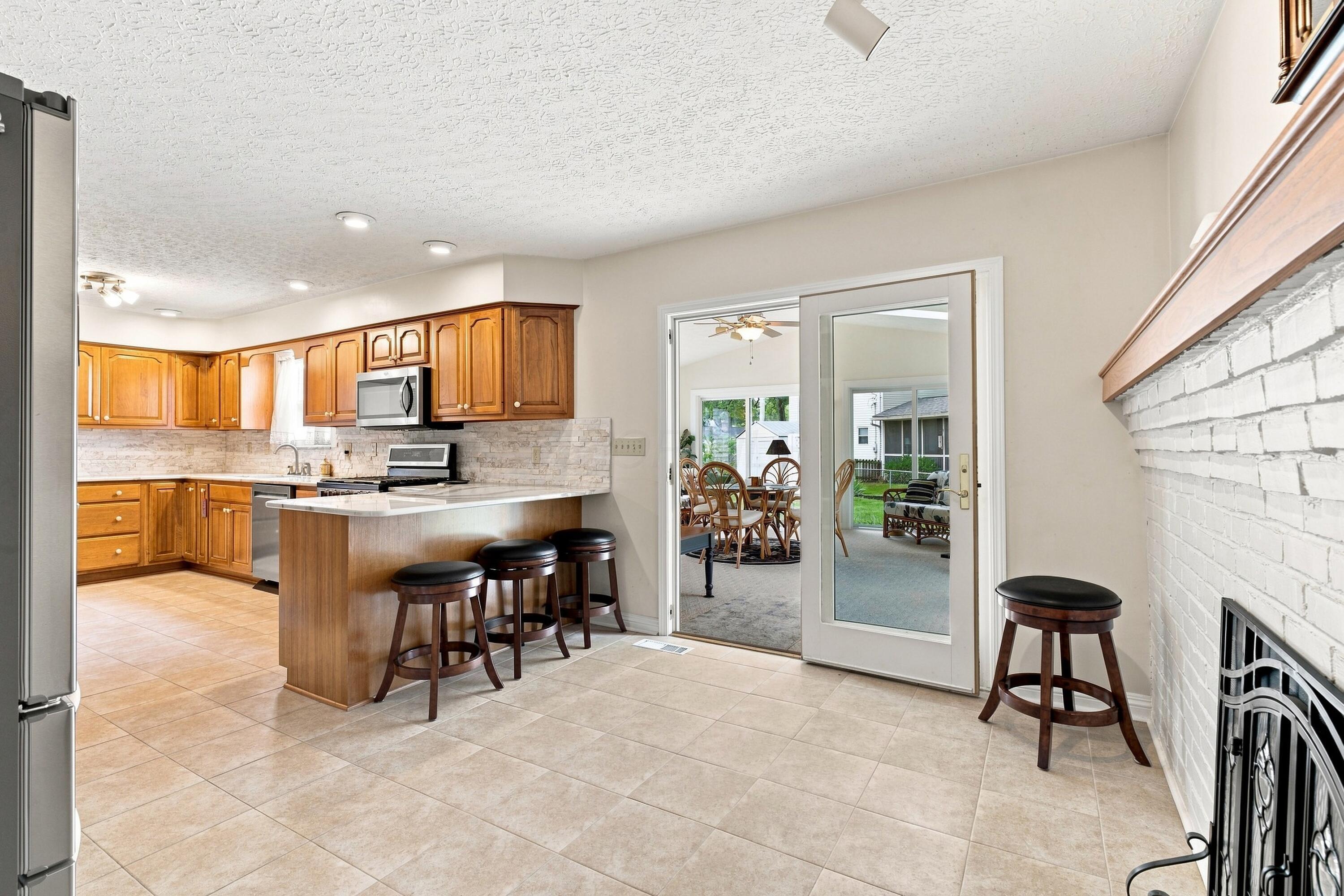 261 Brookhaven Drive E