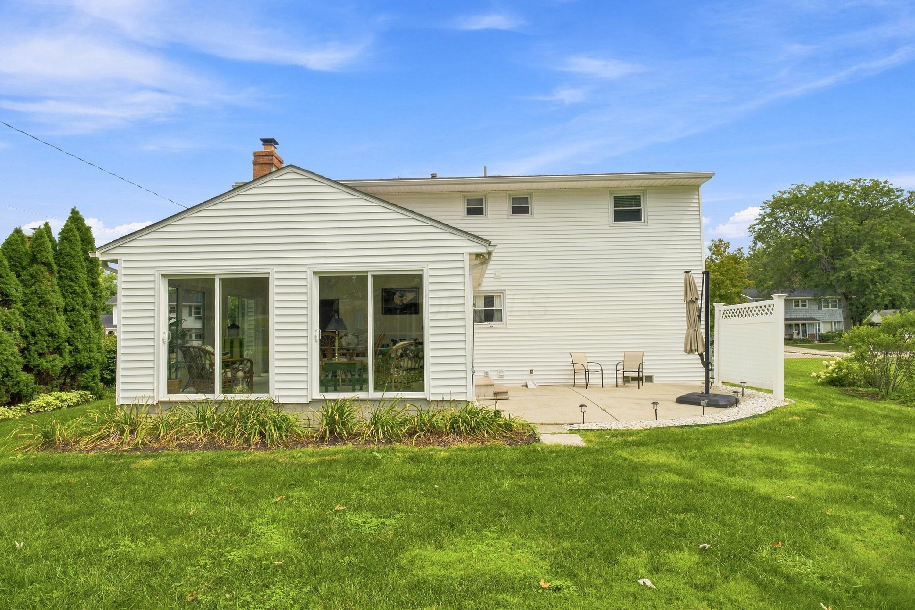 261 Brookhaven Drive E