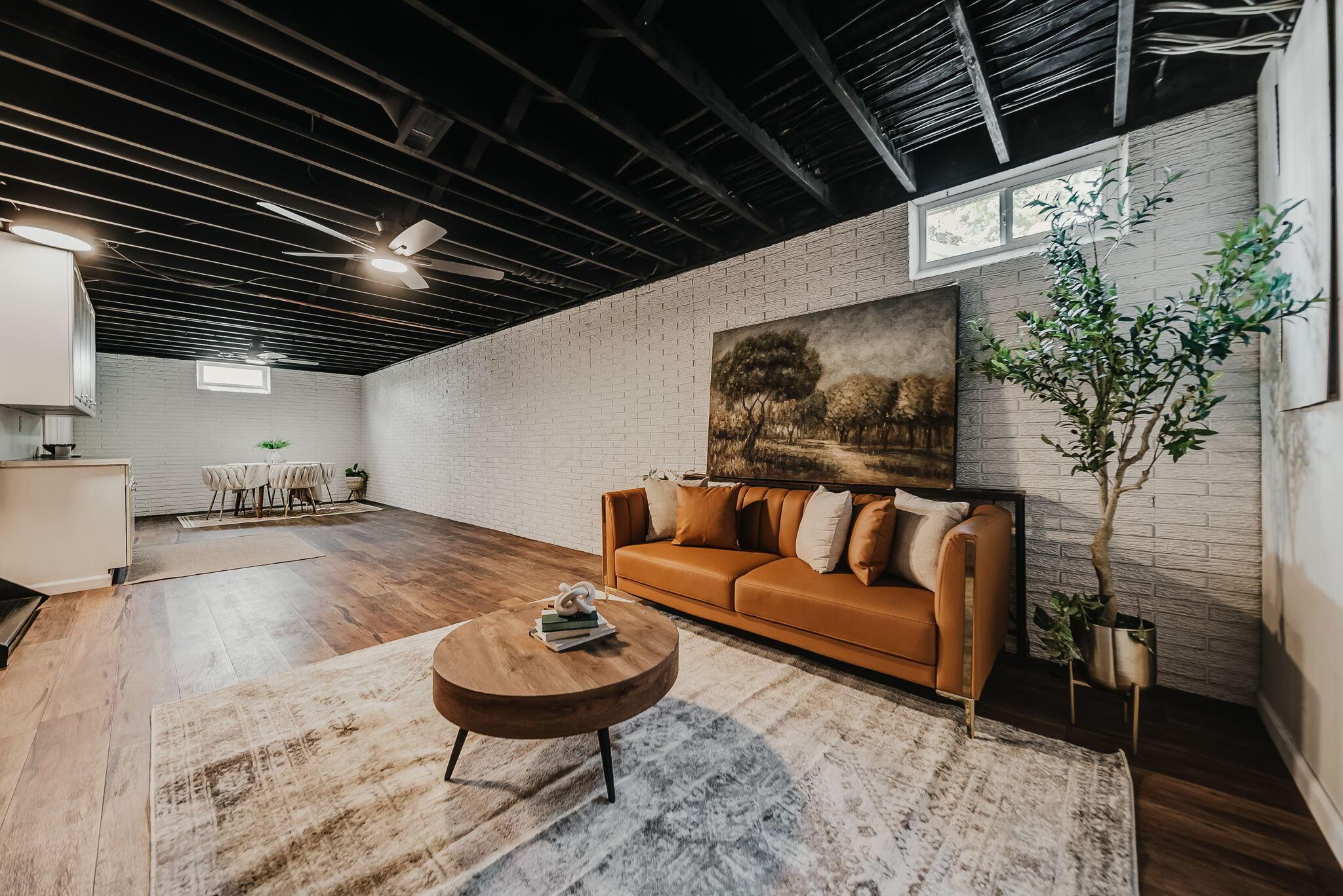 13480 Robins Road