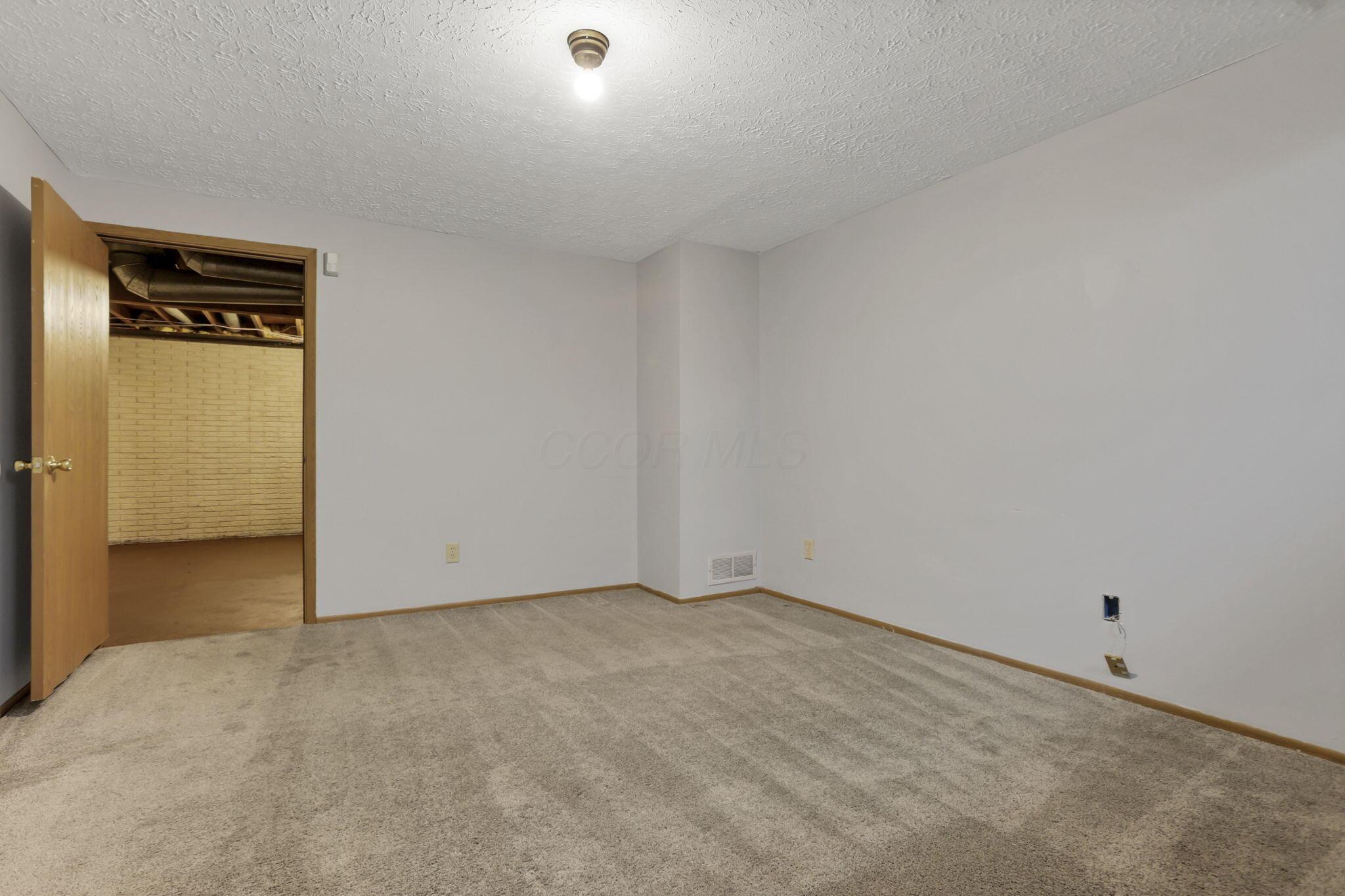2418 Carolina Avenue, 5