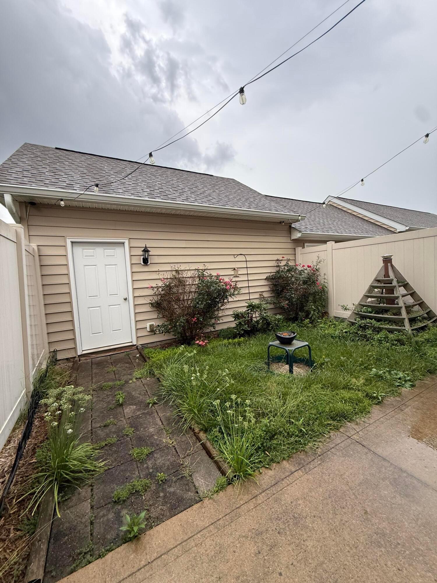 5936 Bridgehampton Drive, 64