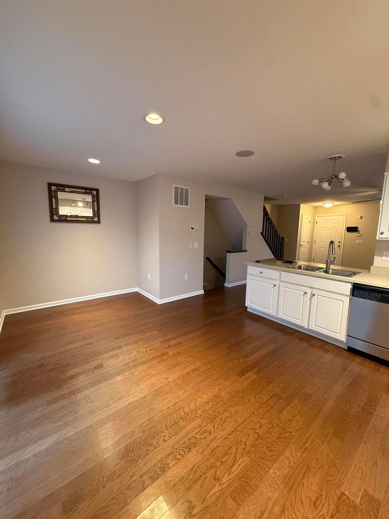 5936 Bridgehampton Drive, 64