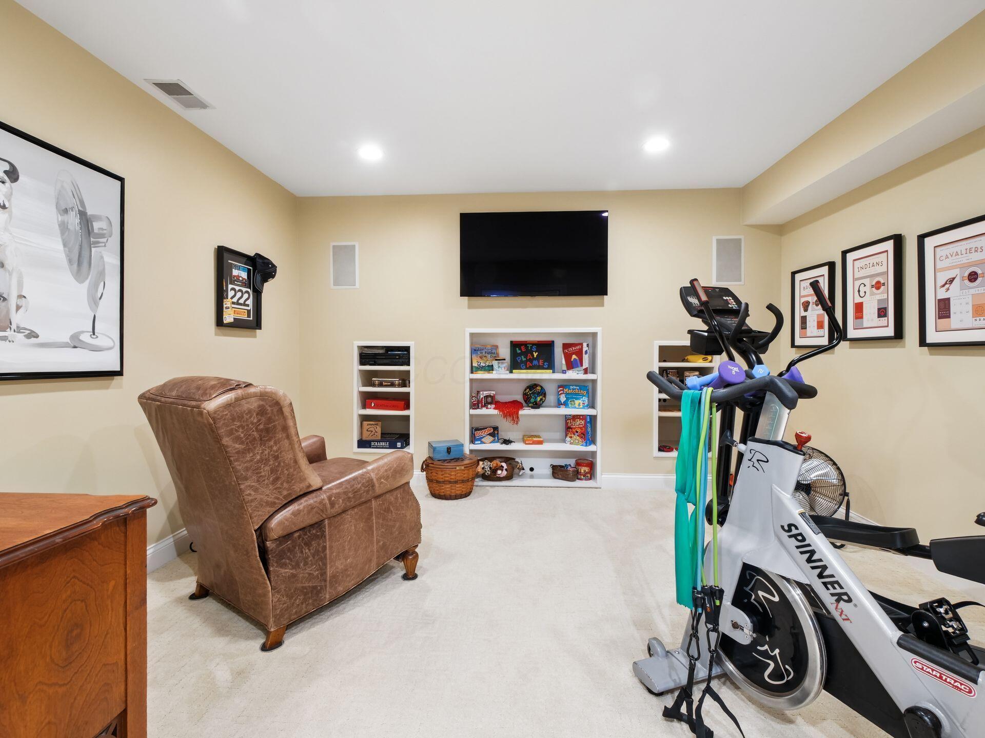 5835 Lake Forest Way