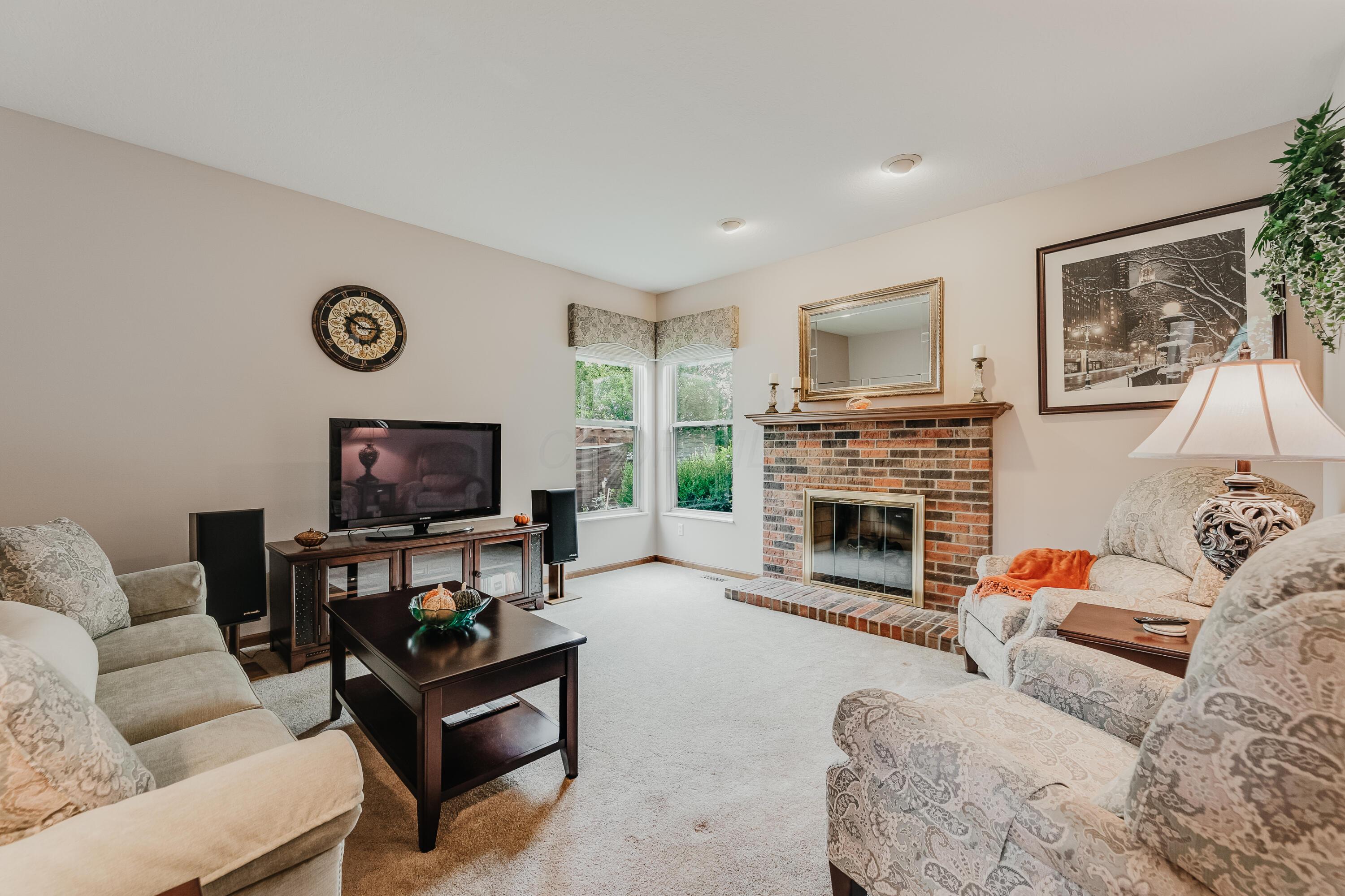 976 Karlslyle Drive