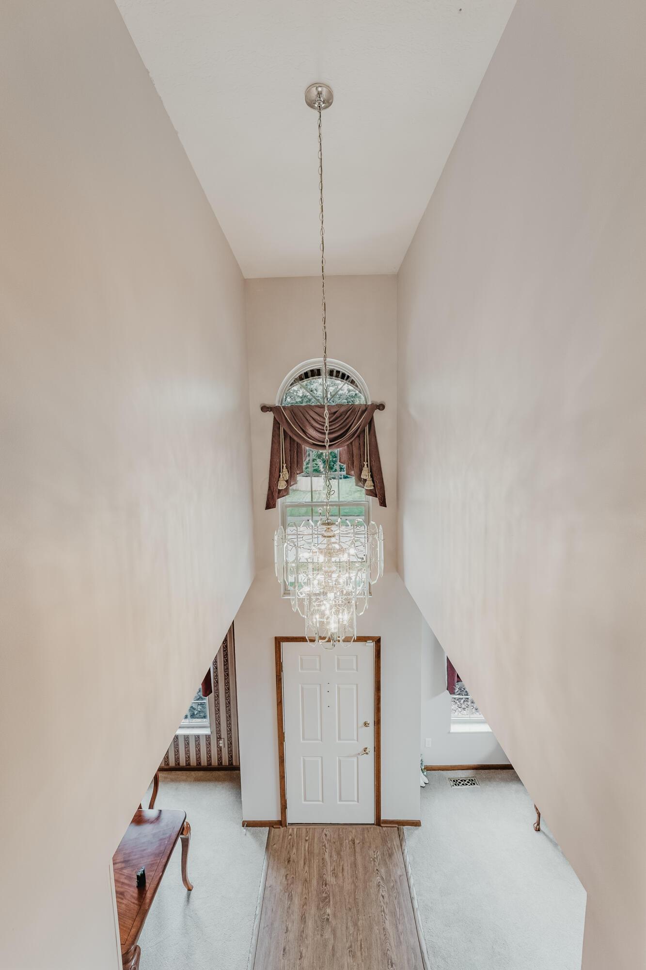 976 Karlslyle Drive