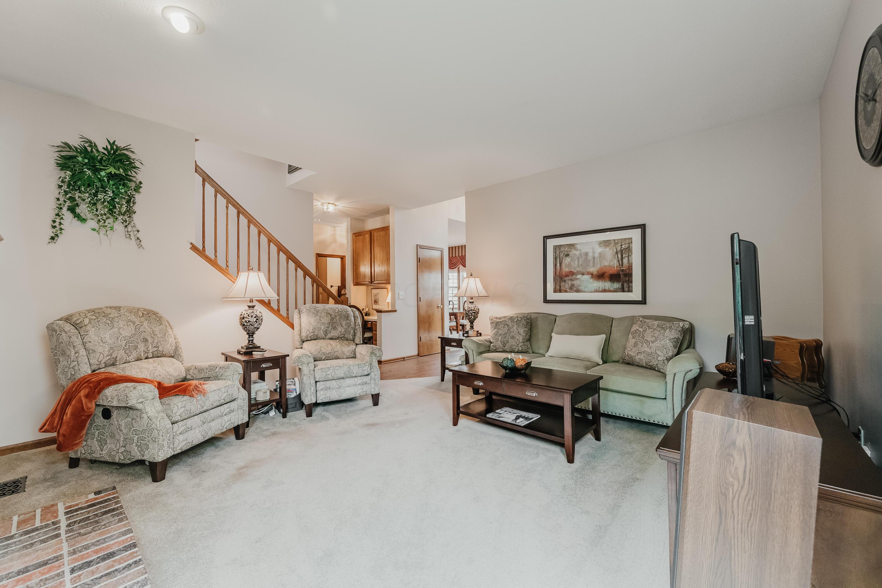 976 Karlslyle Drive