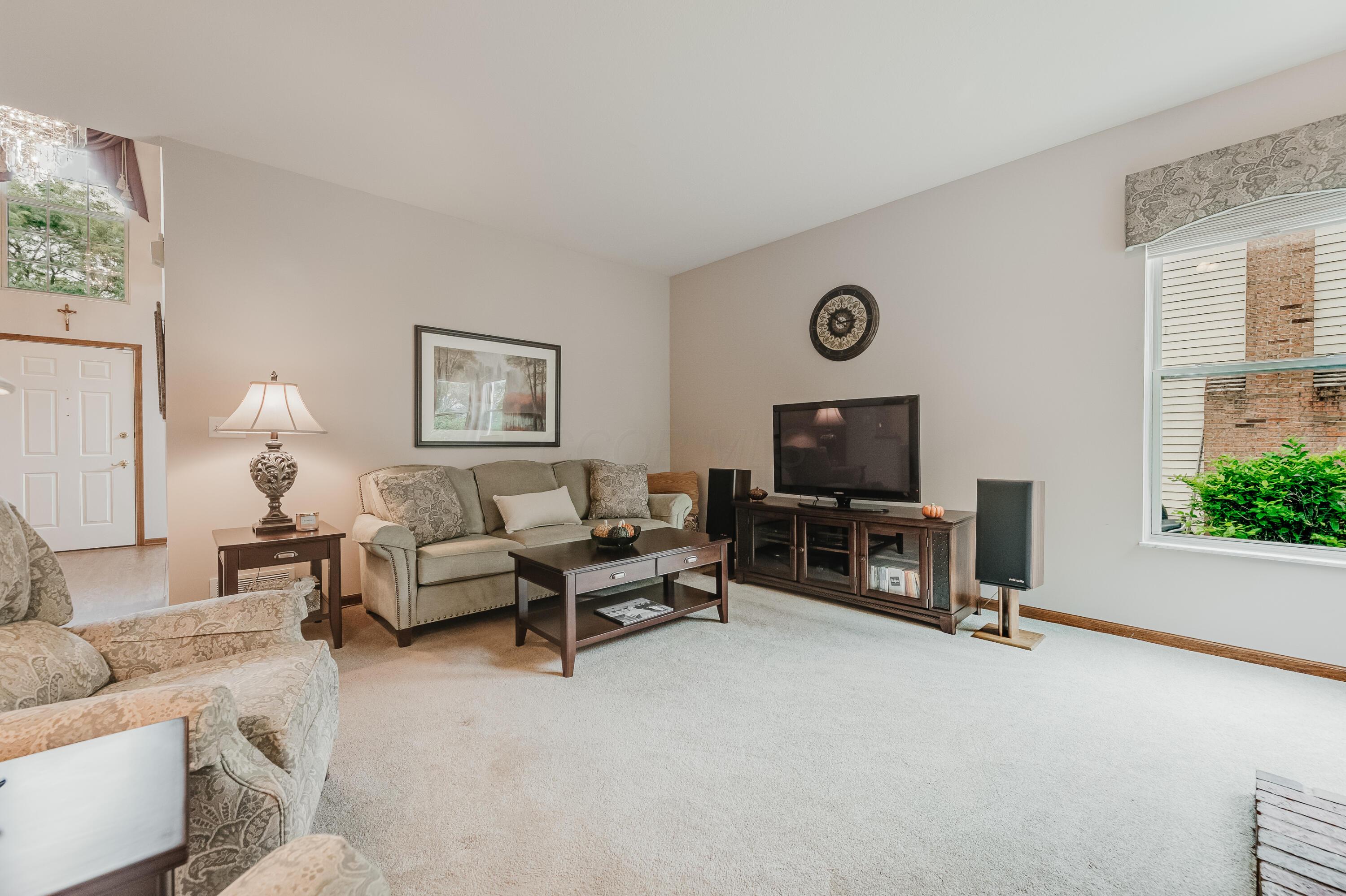 976 Karlslyle Drive