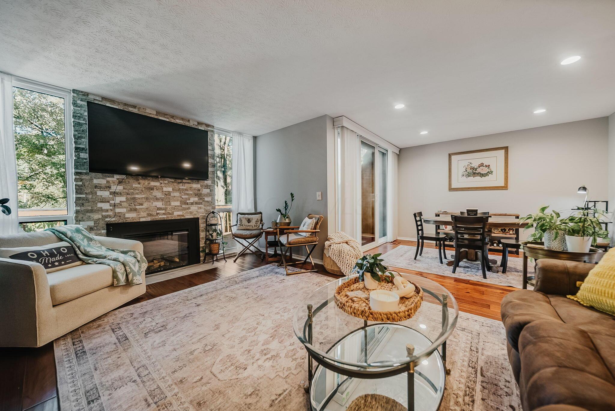 4880 Clearfork Lane, 2