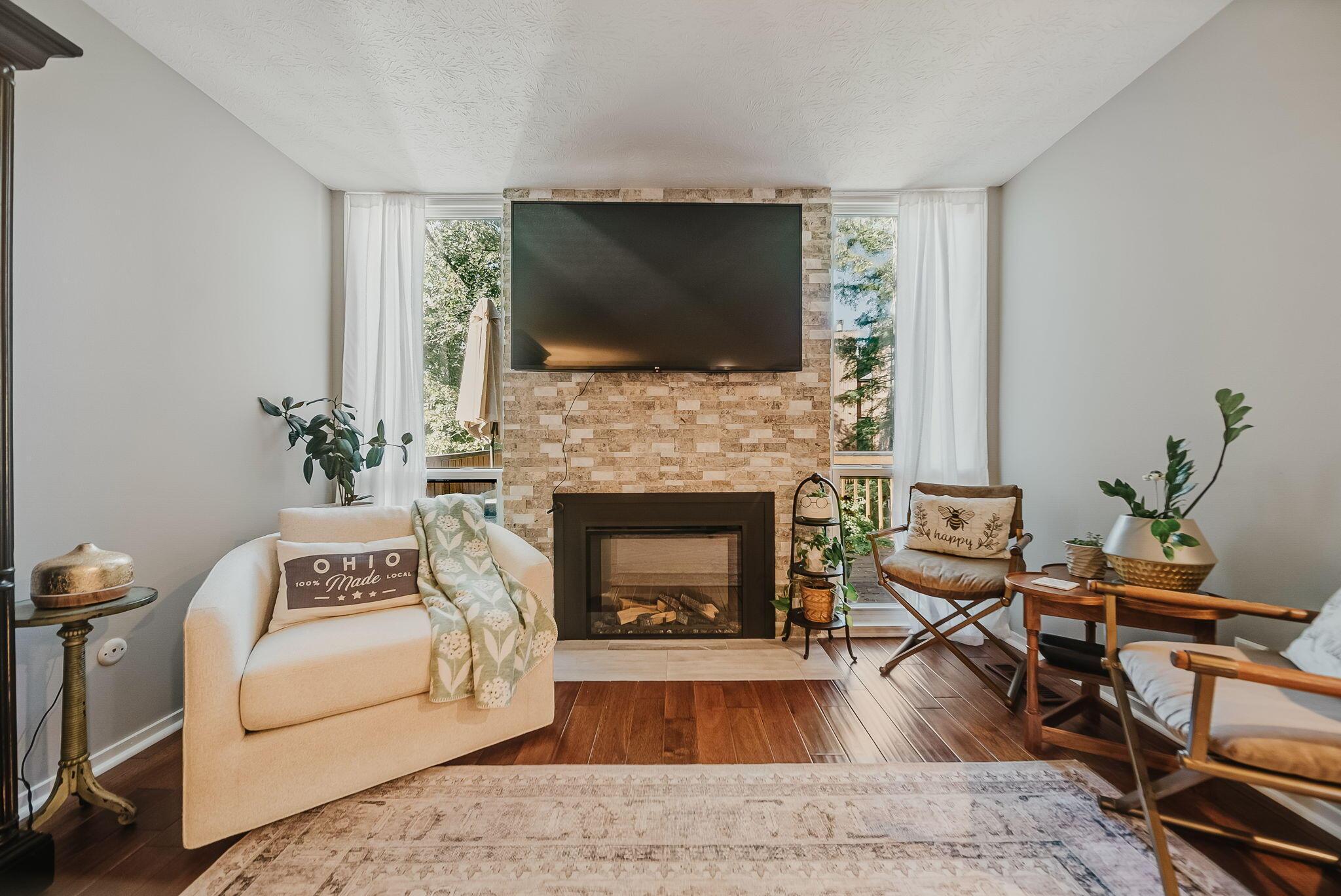 4880 Clearfork Lane, 2