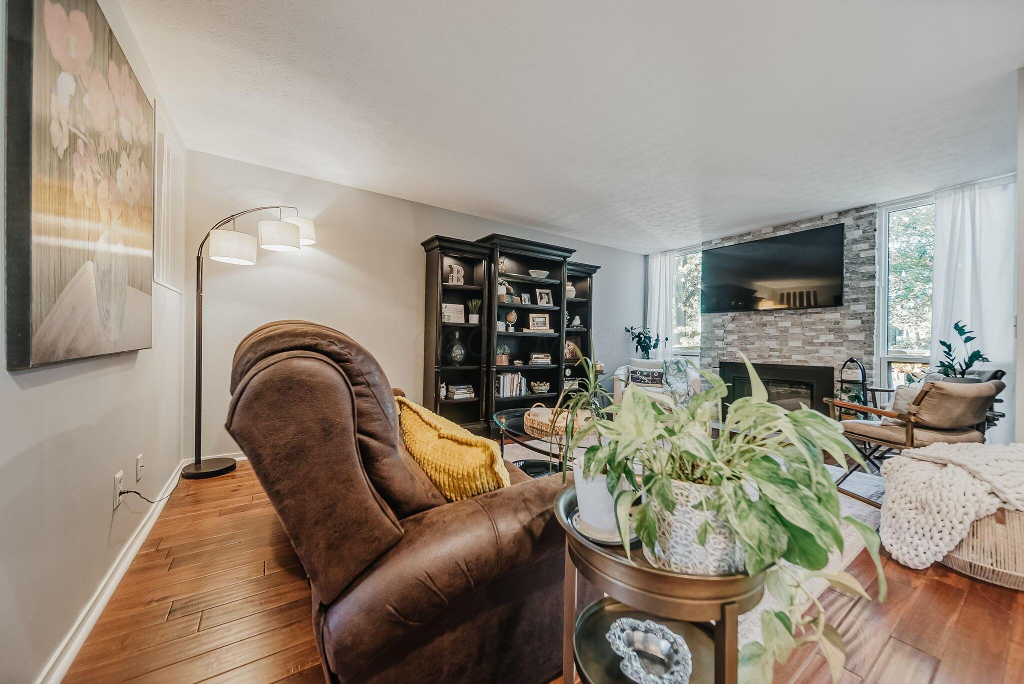 4880 Clearfork Lane, 2