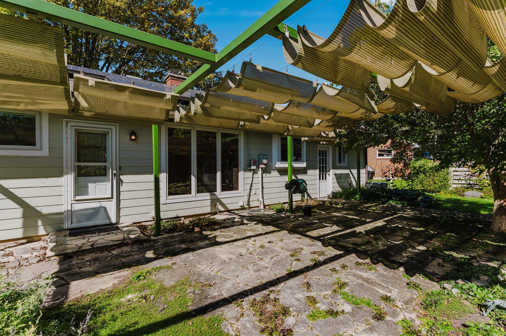 439 Granville Square