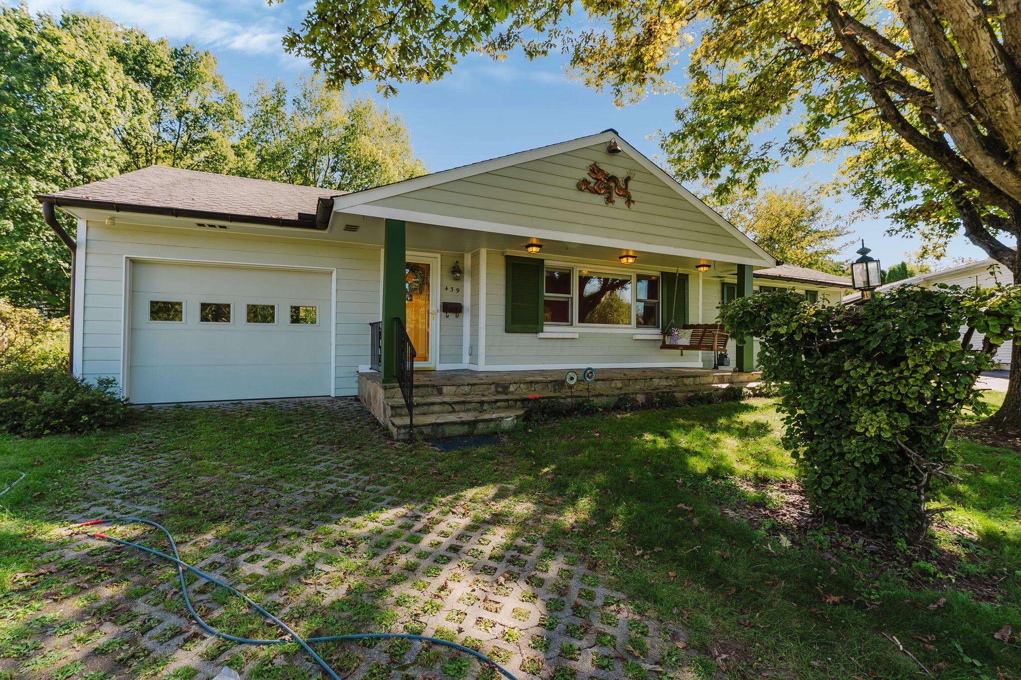 439 Granville Square