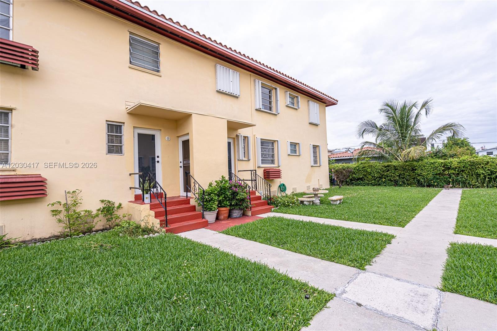 637 SW 11th St # 6W