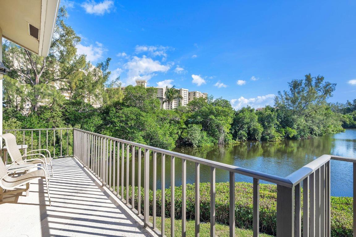 1802 Fairway Drive S