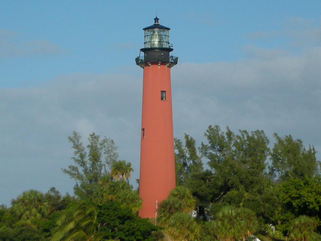 1802 Fairway Drive S