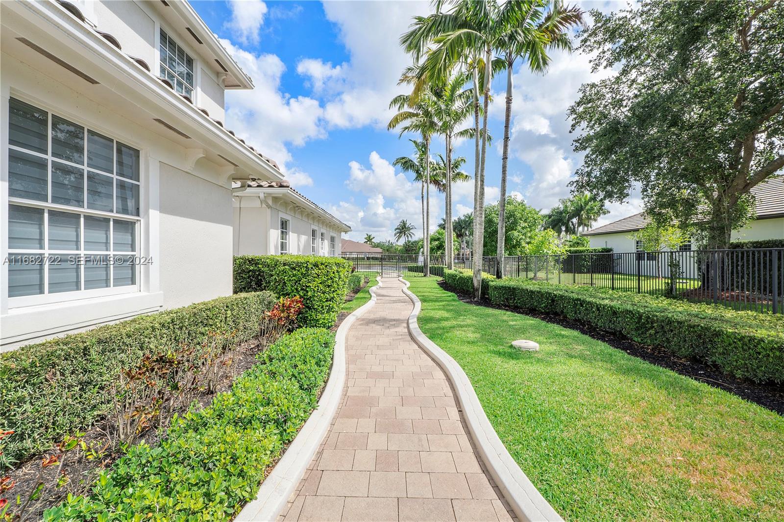 14243 S Jockey Circle S