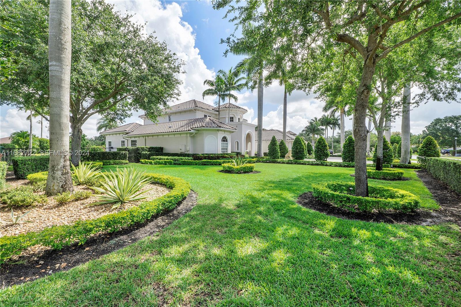 14243 S Jockey Circle S