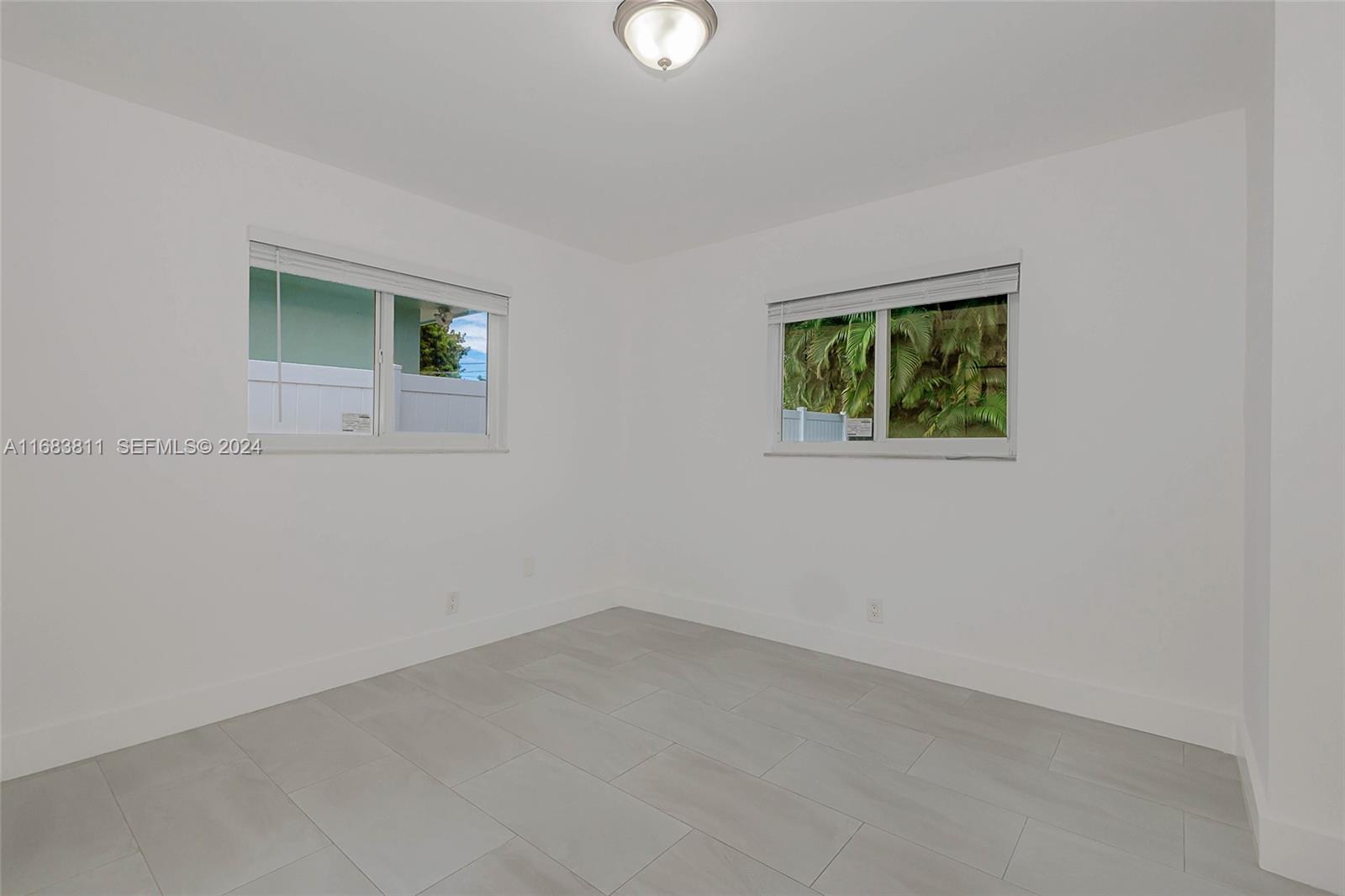 484 W Royal Palm Road