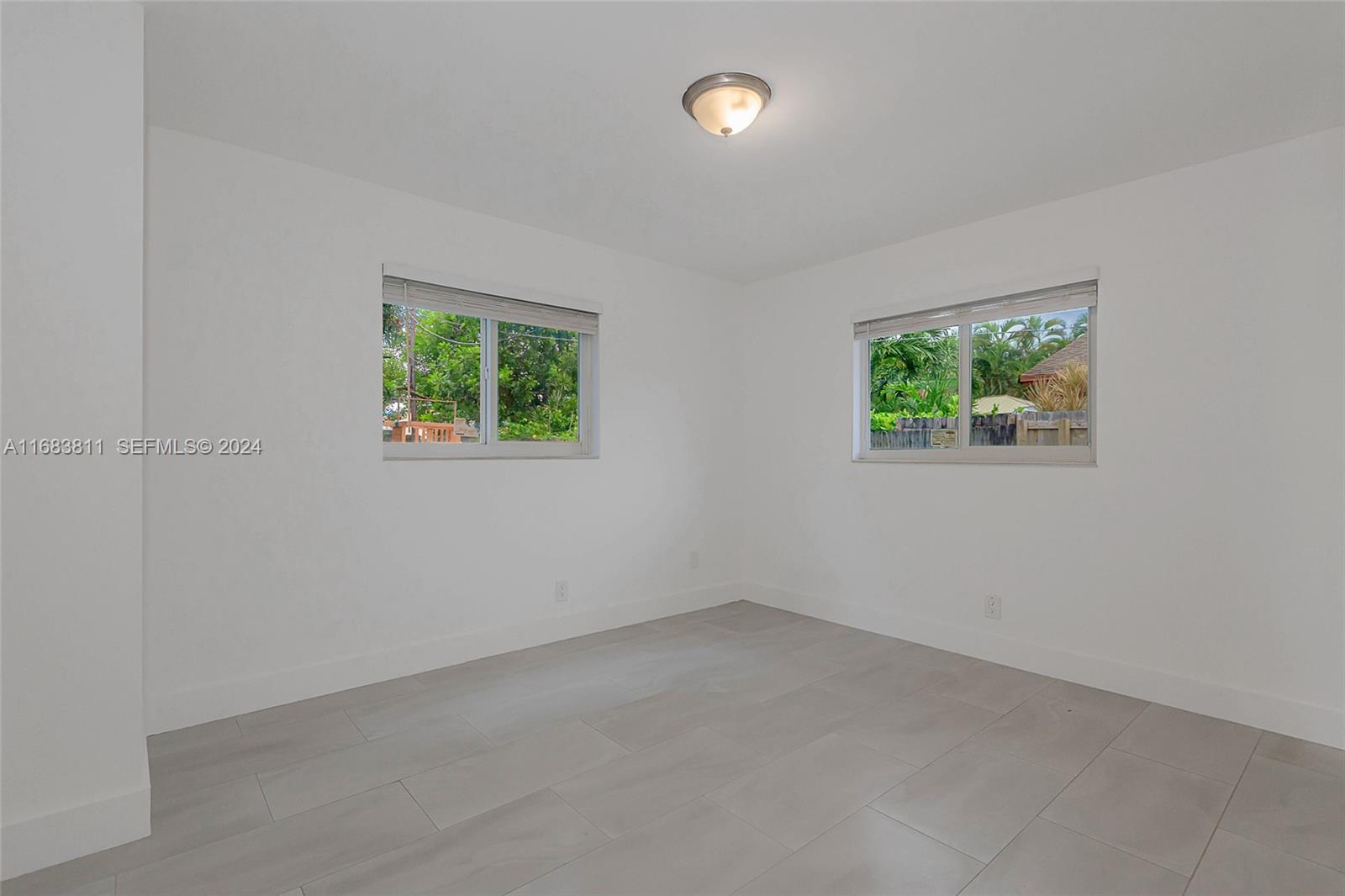 484 W Royal Palm Road