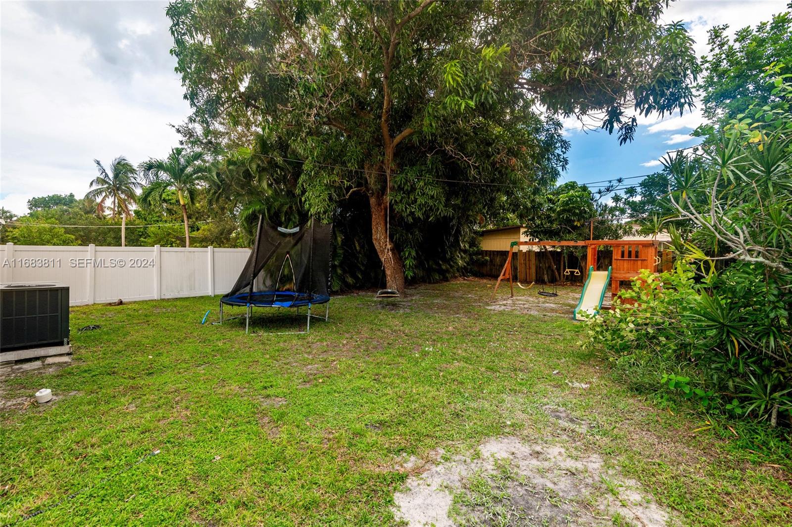 484 W Royal Palm Road