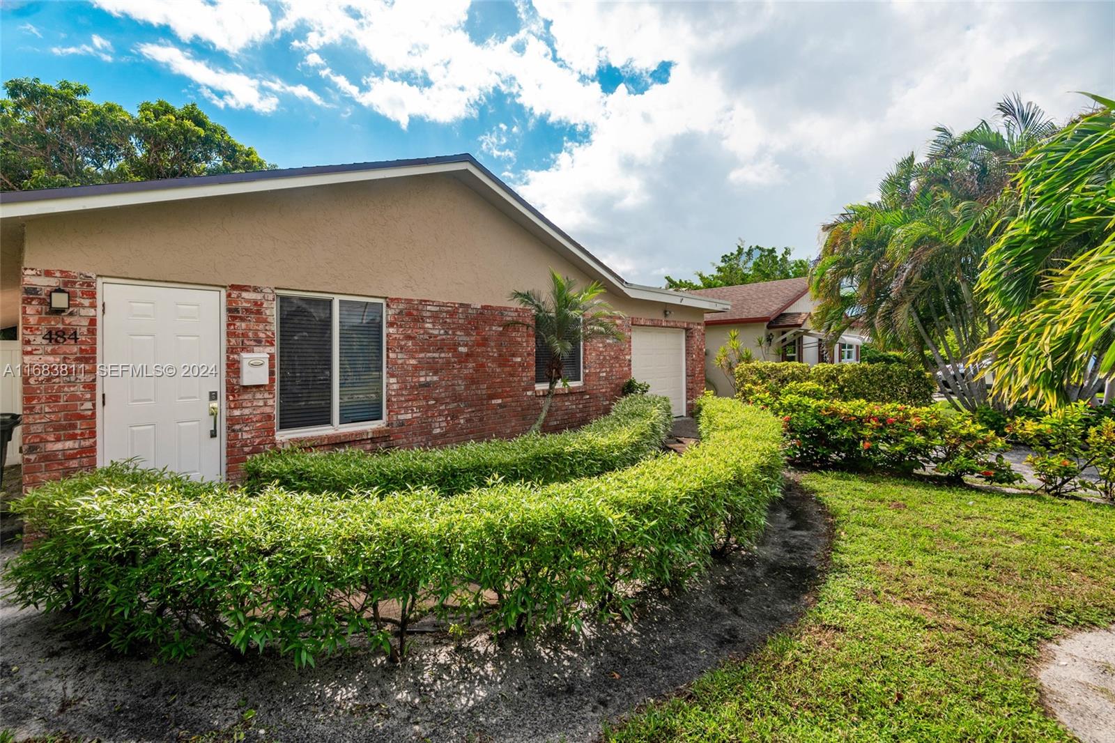 484 W Royal Palm Road
