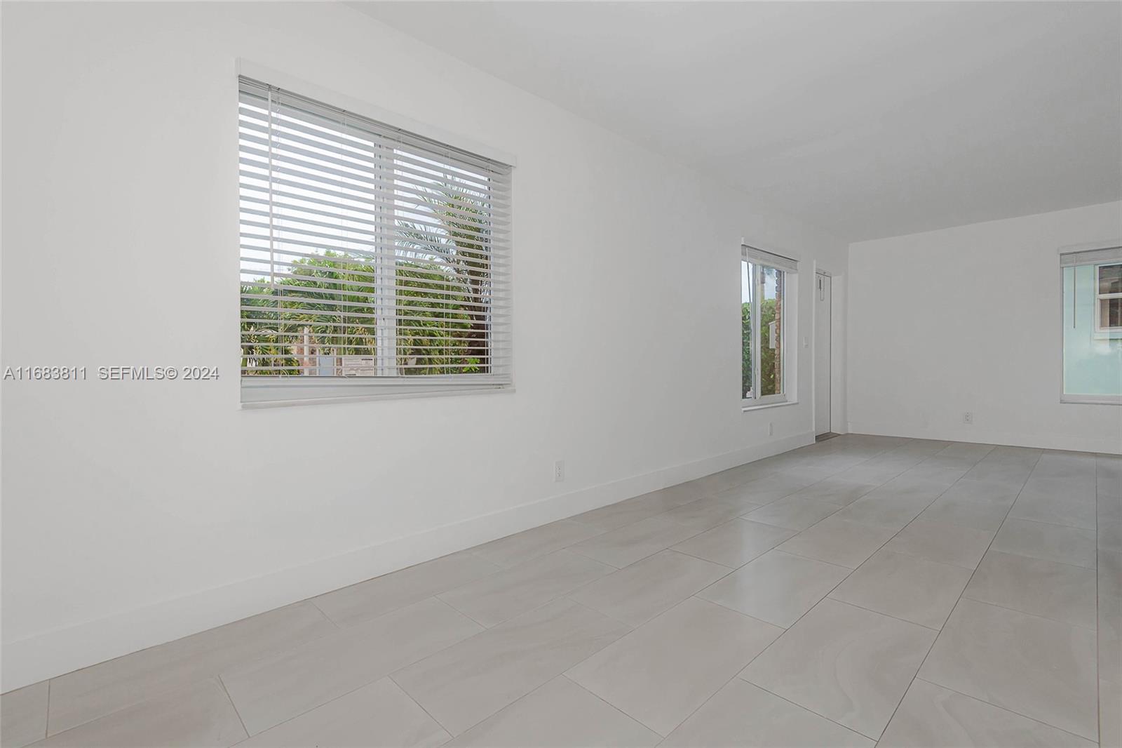 484 W Royal Palm Road