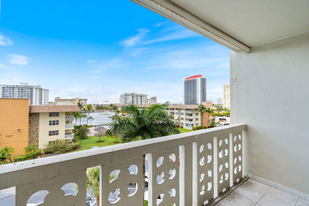 1893 S Ocean Drive 503
