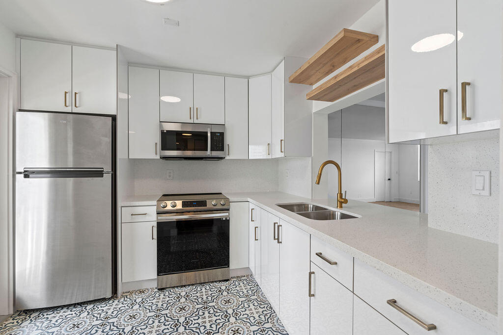 1893 S Ocean Drive 503