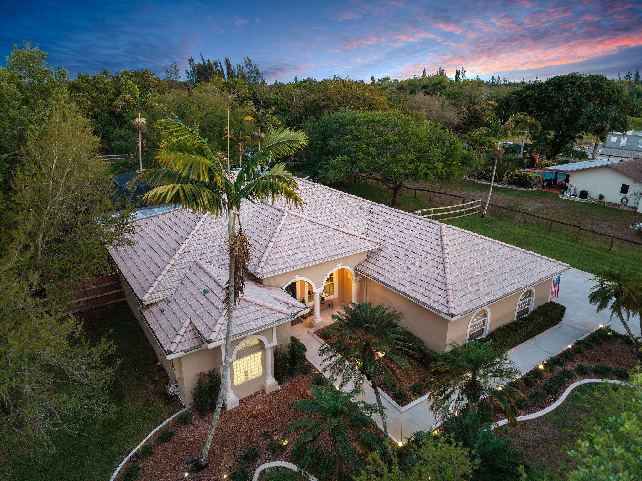 5230 SW 195th Ter