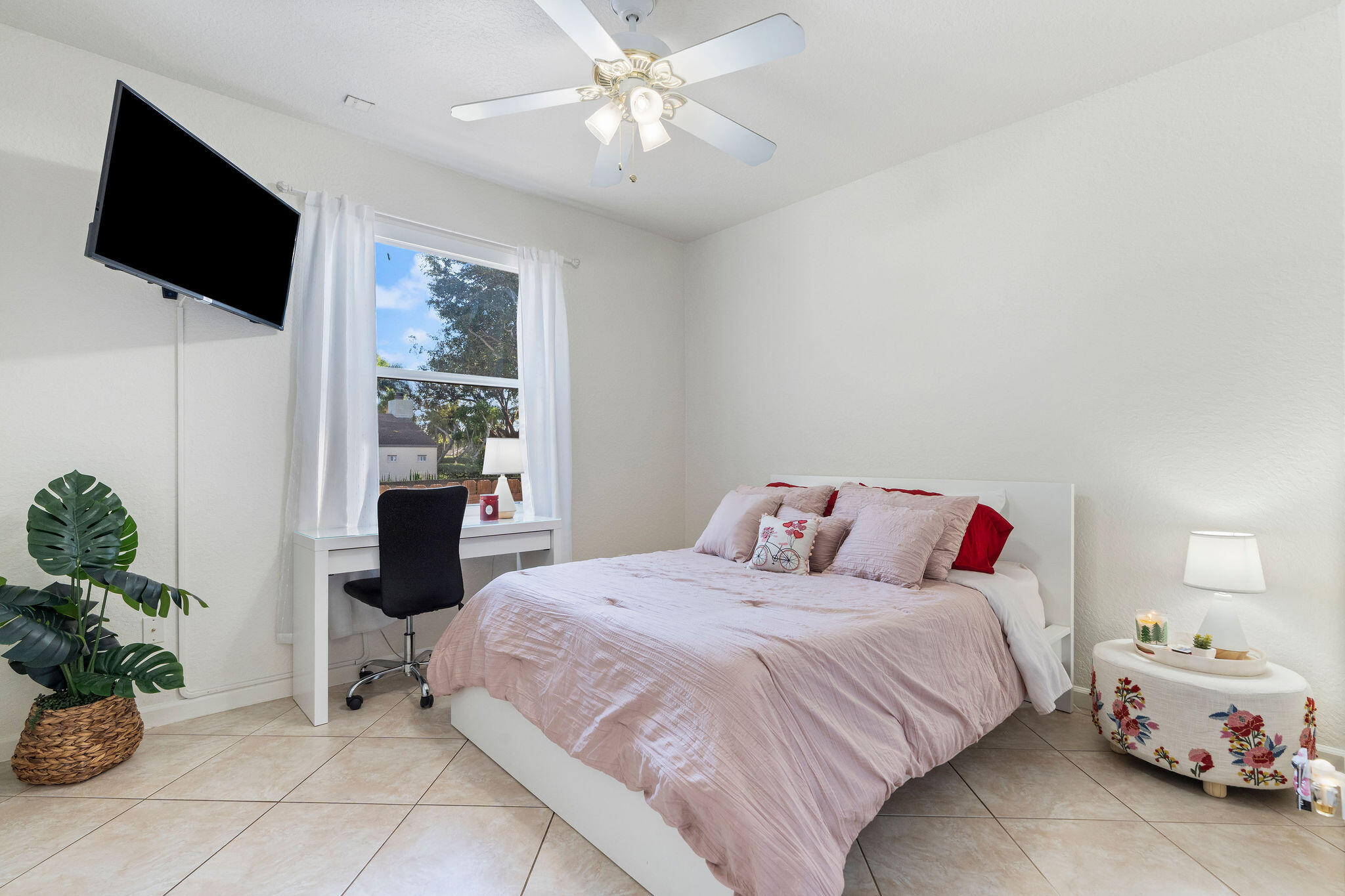 5230 SW 195th Ter