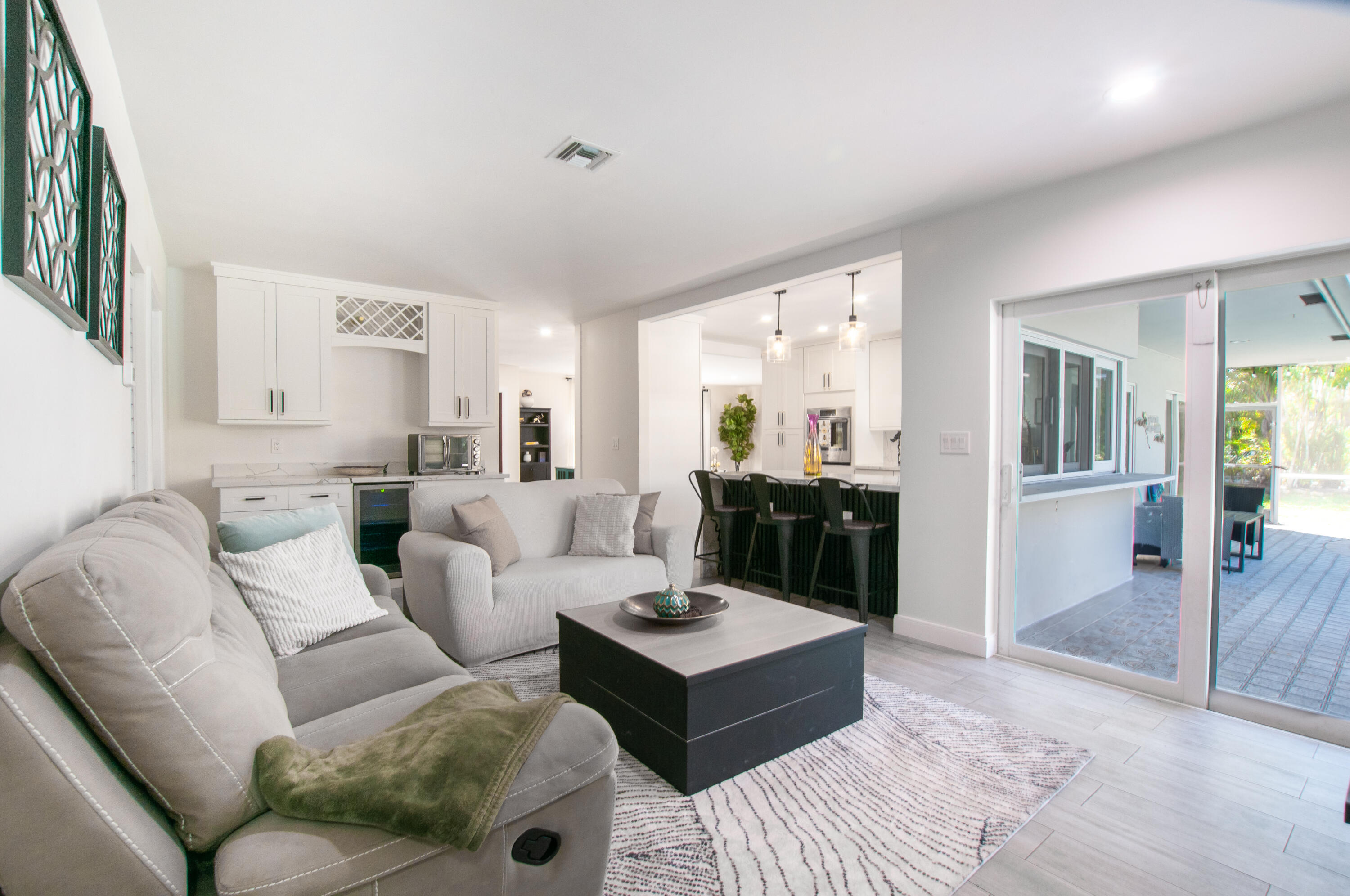 4507 Norfolk Island Pine Drive