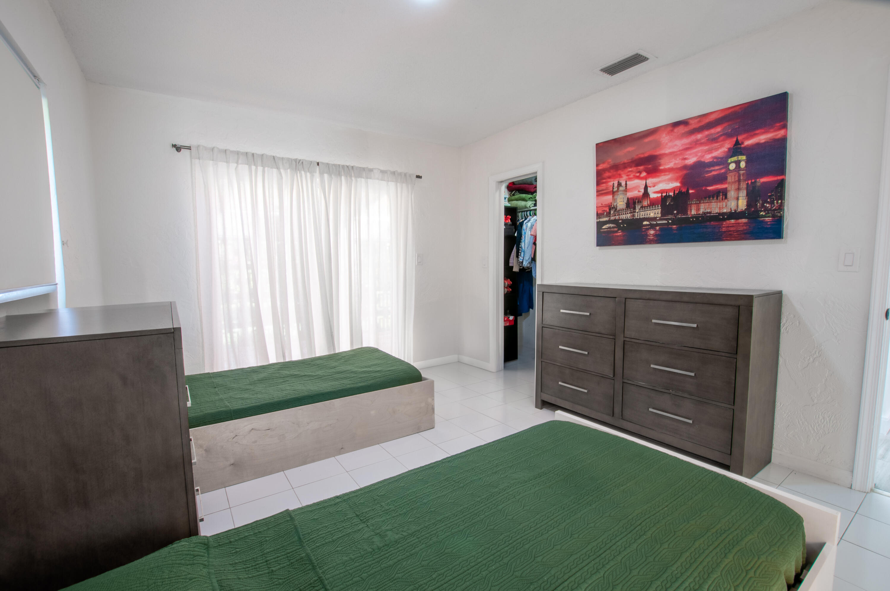 4507 Norfolk Island Pine Drive