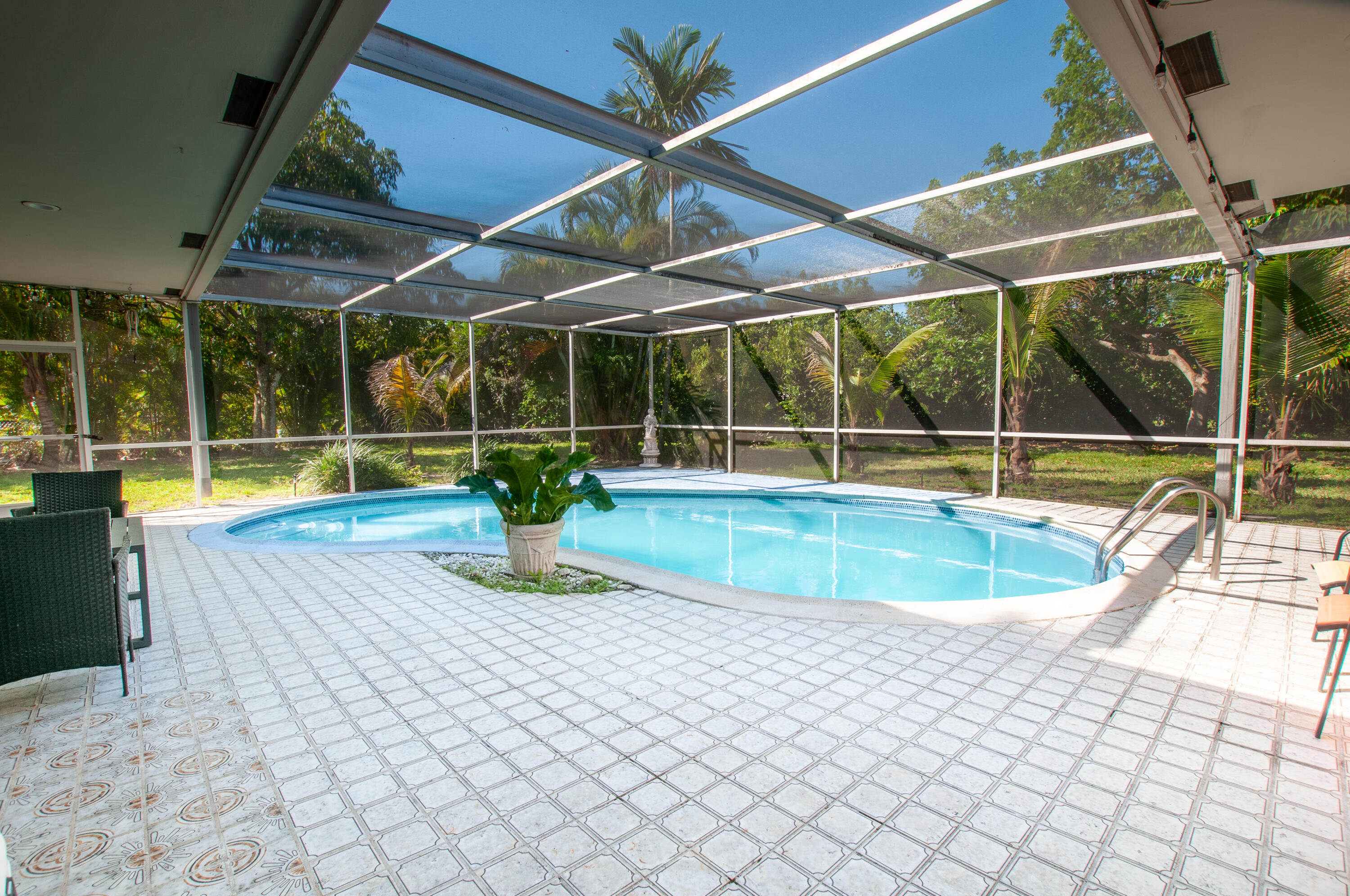 4507 Norfolk Island Pine Drive