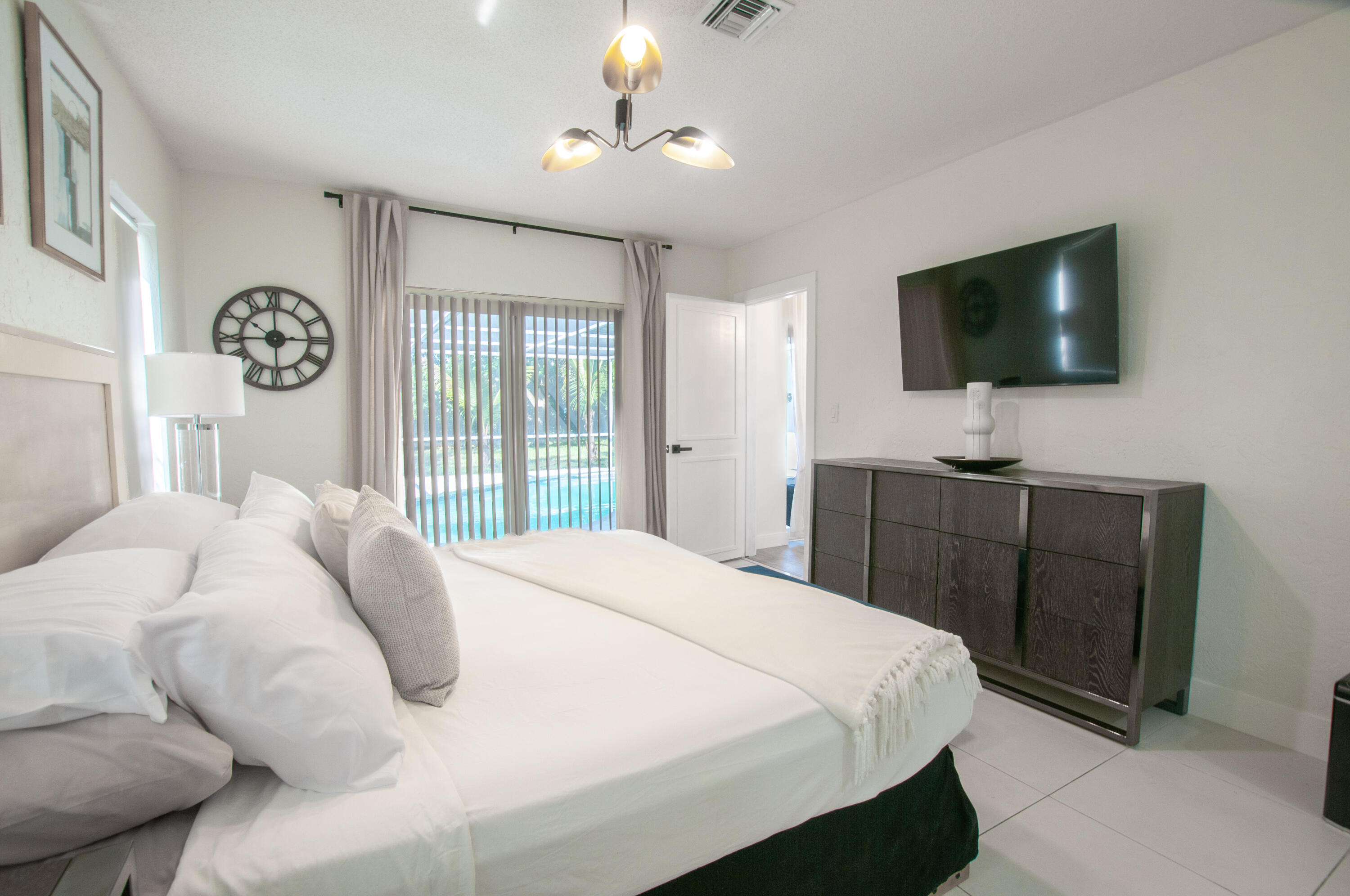 4507 Norfolk Island Pine Drive