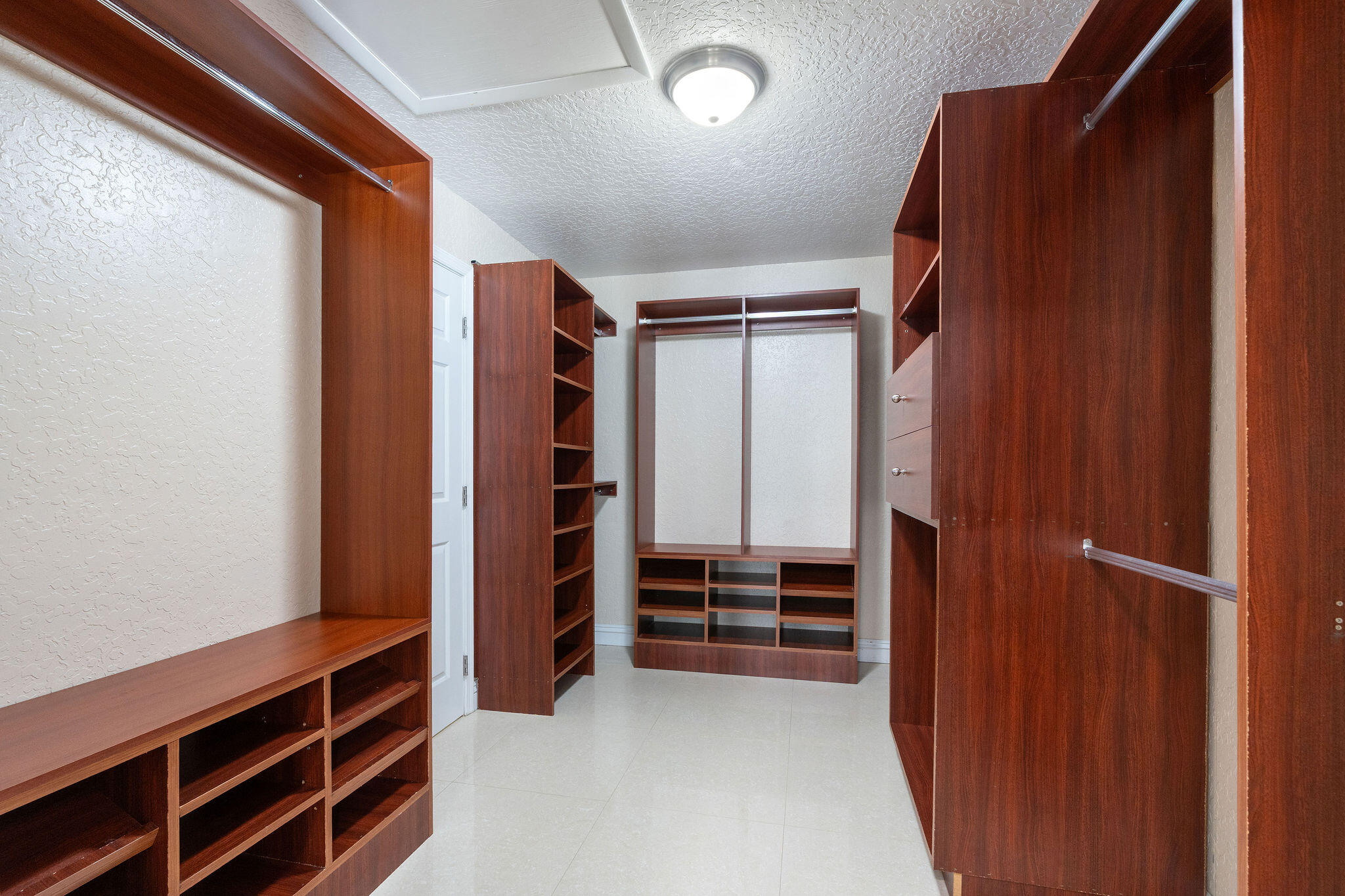 13821 Alexandria Court