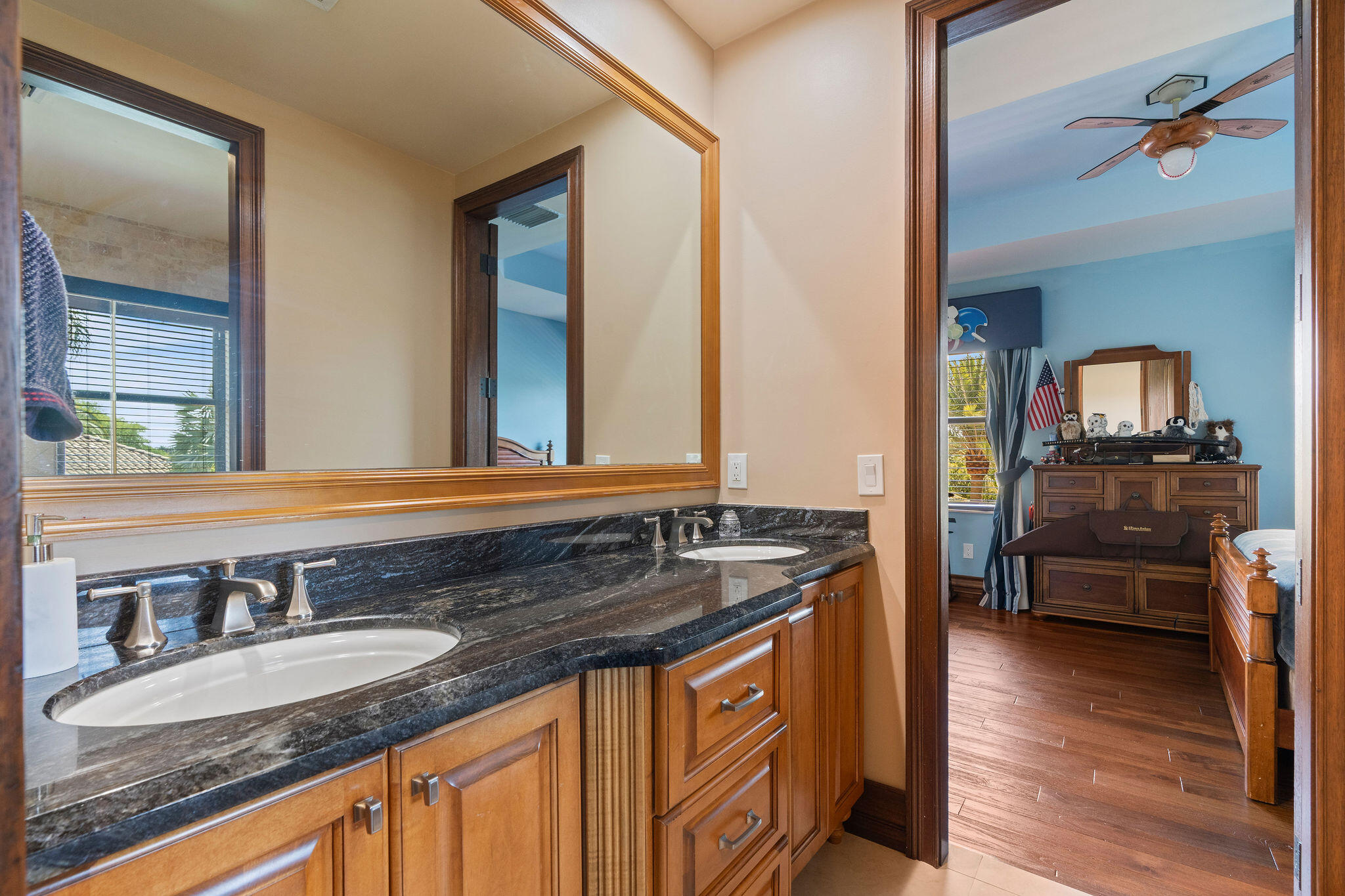 4052 E Ridgeview Drive