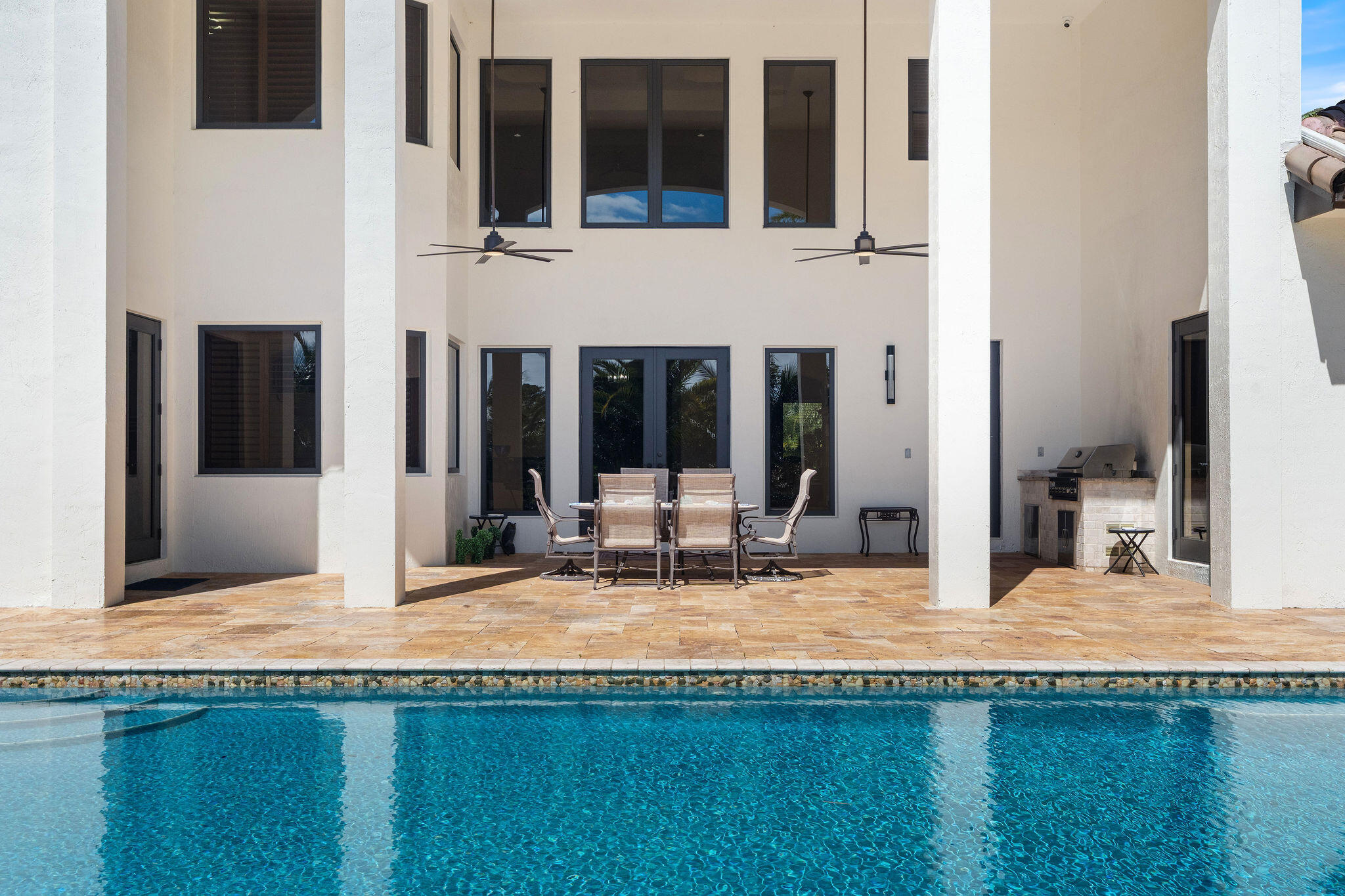 4052 E Ridgeview Drive