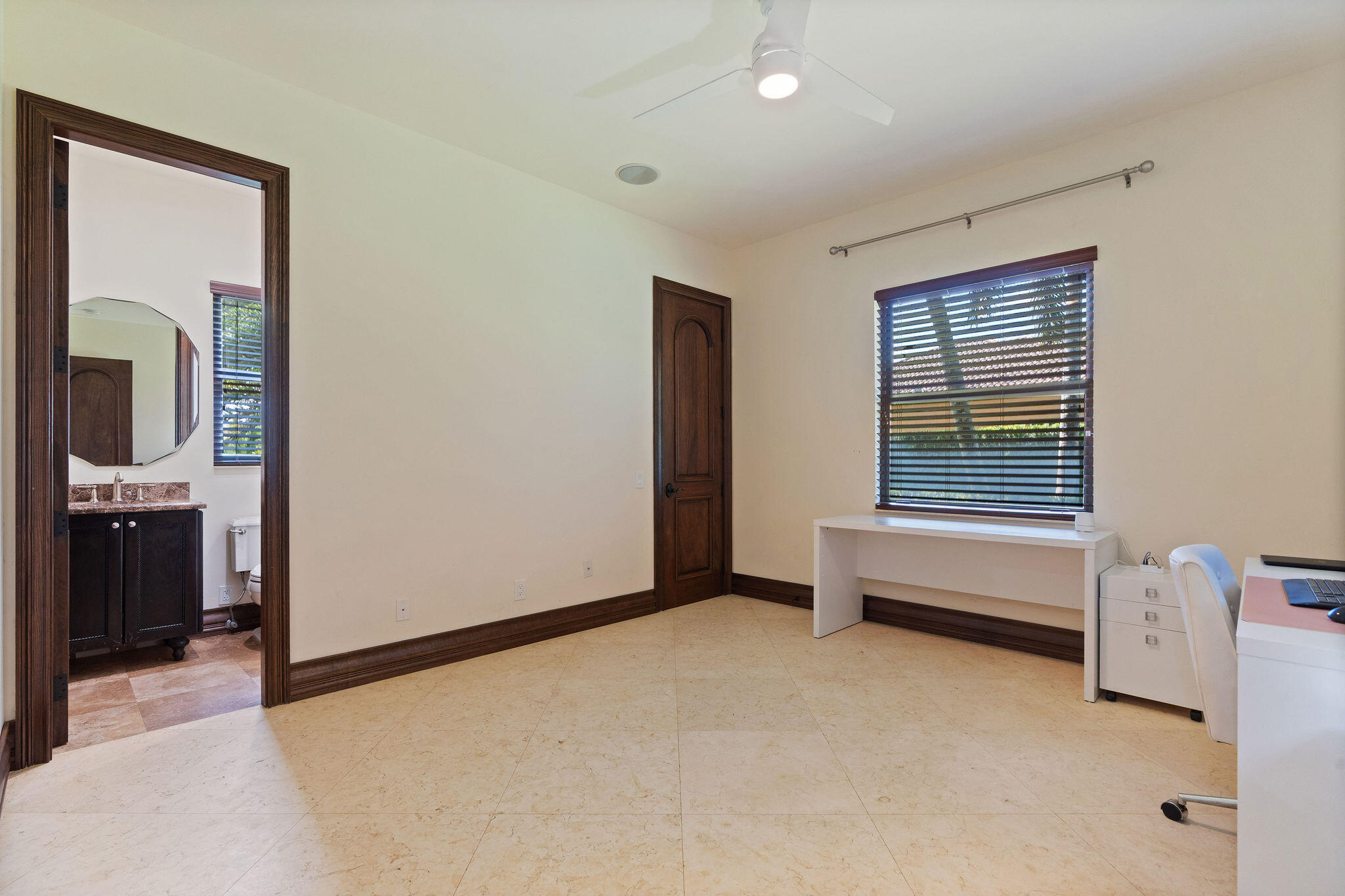 4052 E Ridgeview Drive