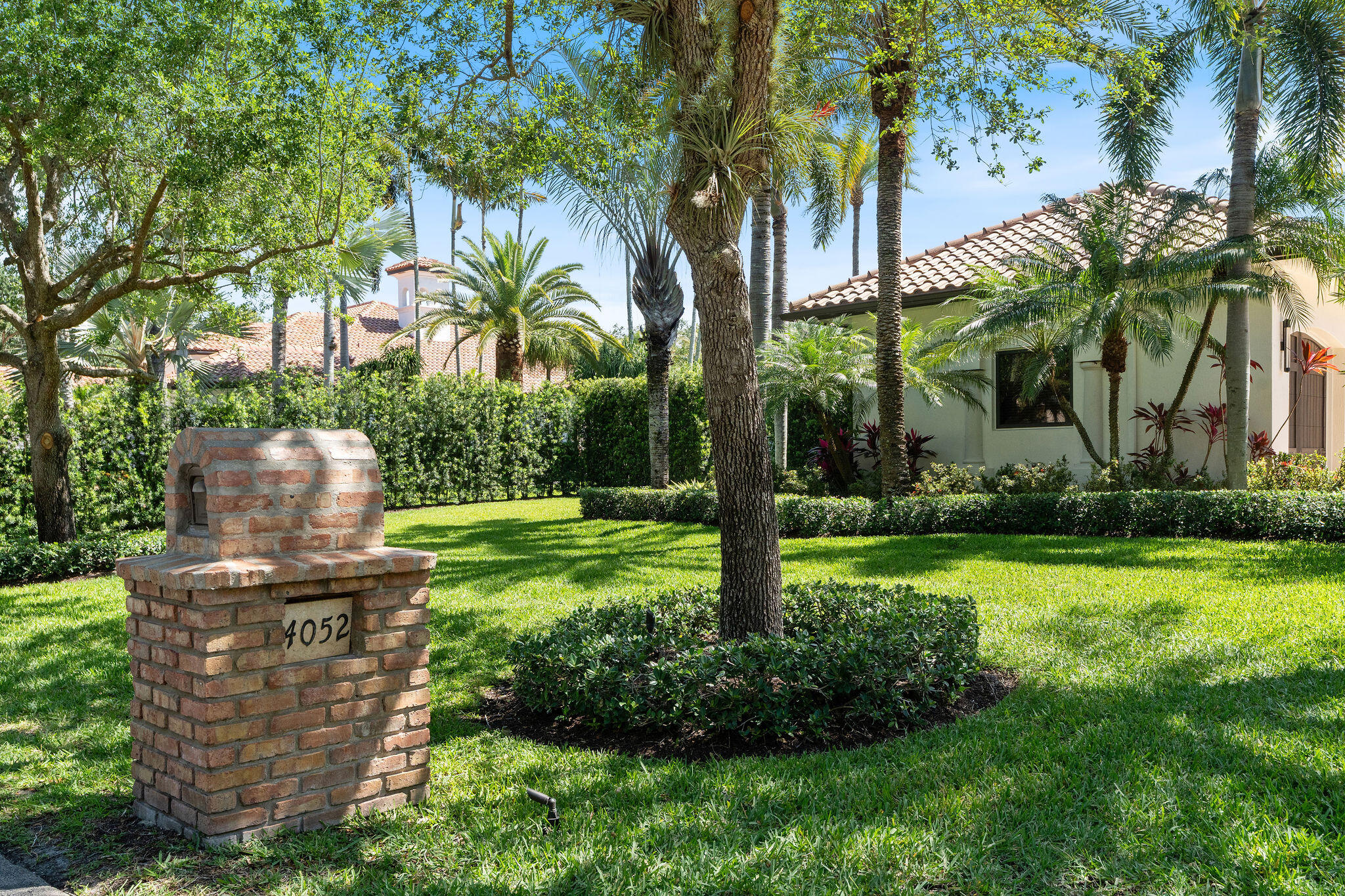 4052 E Ridgeview Drive