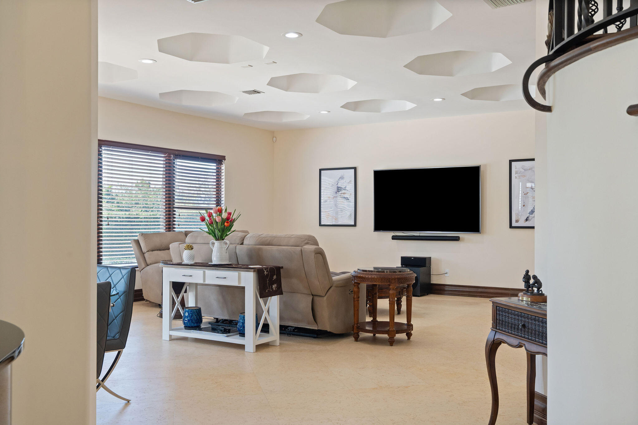 4052 E Ridgeview Drive