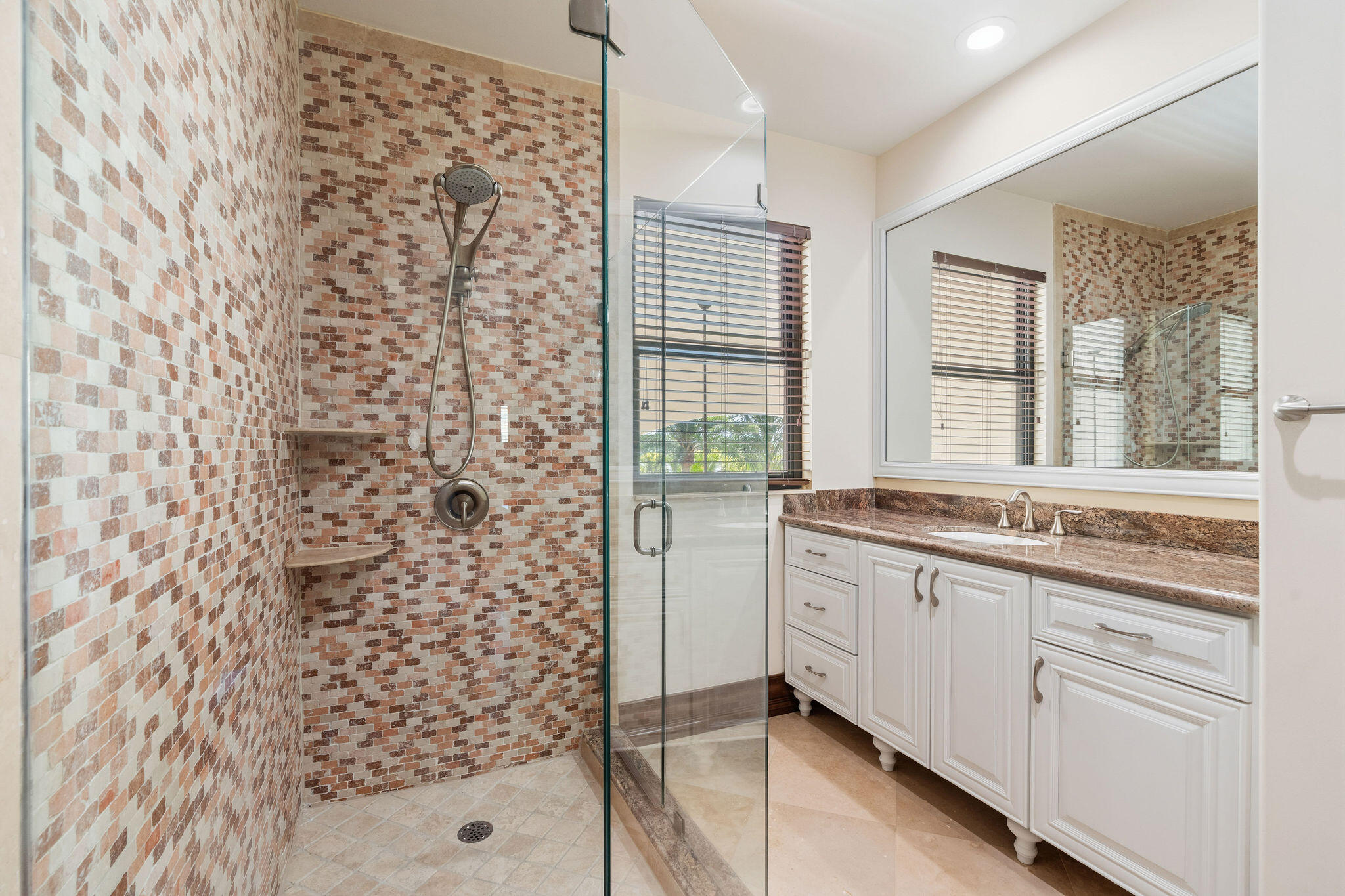 4052 E Ridgeview Drive