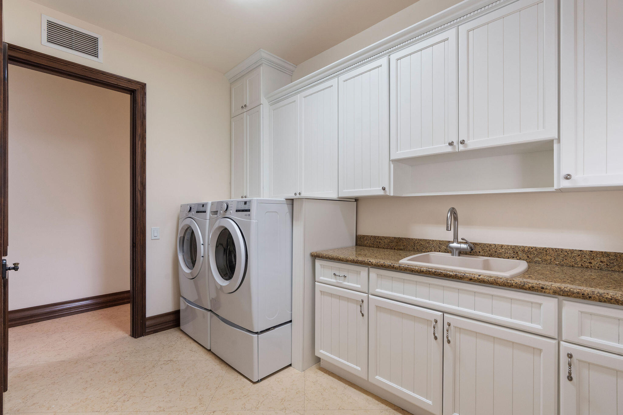 4052 E Ridgeview Drive