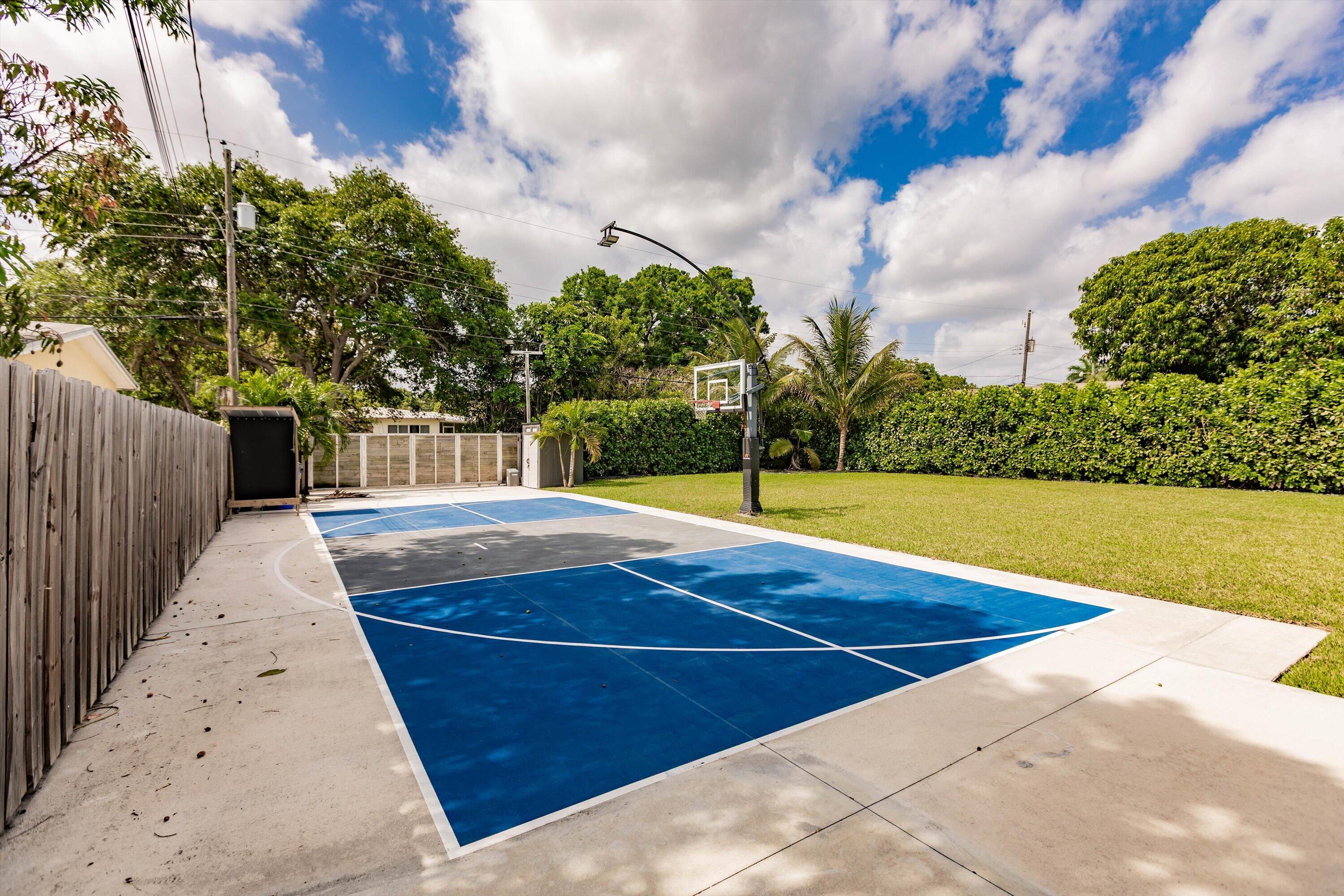 3660 S Longfellow Circle