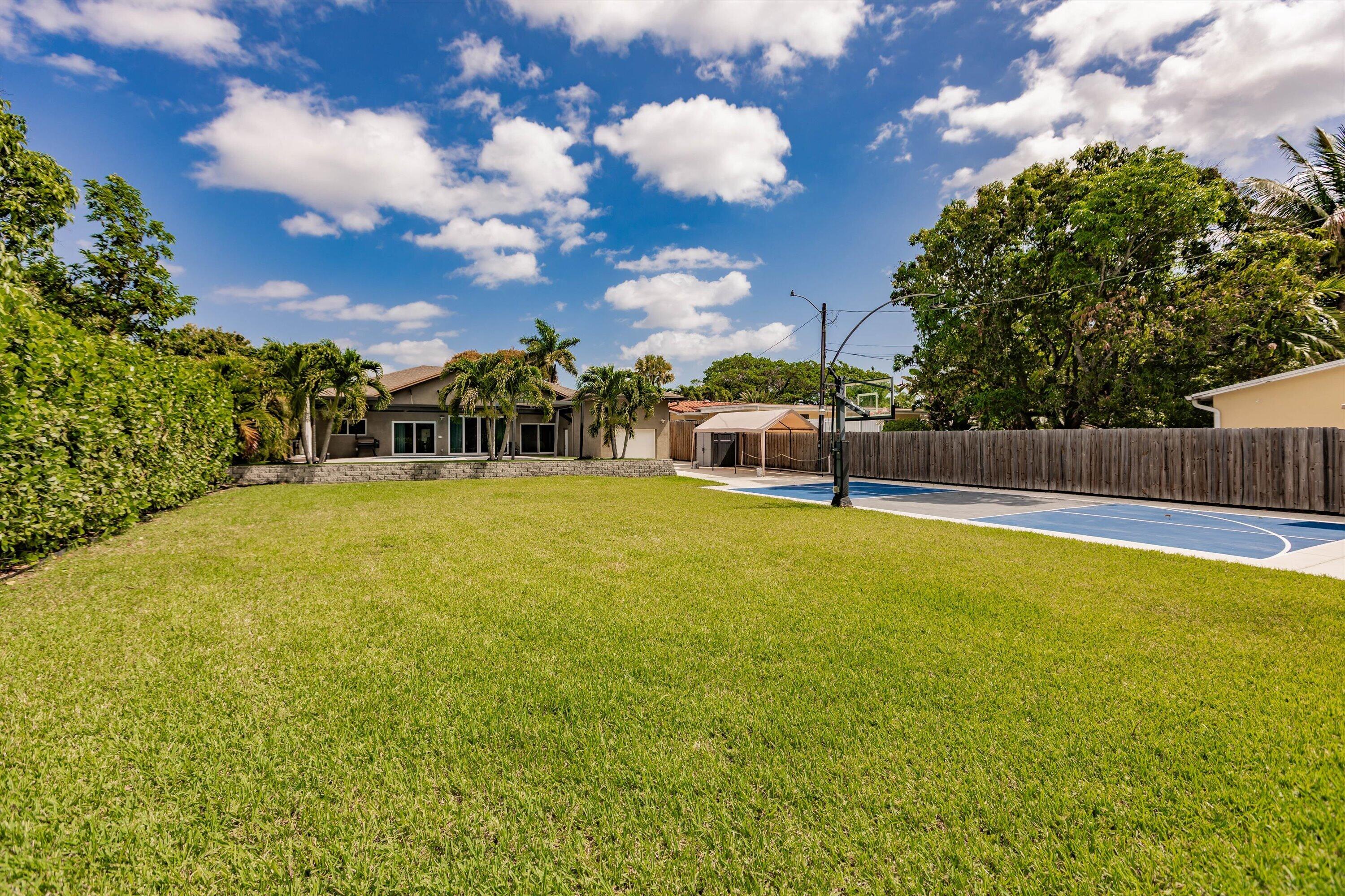 3660 S Longfellow Circle