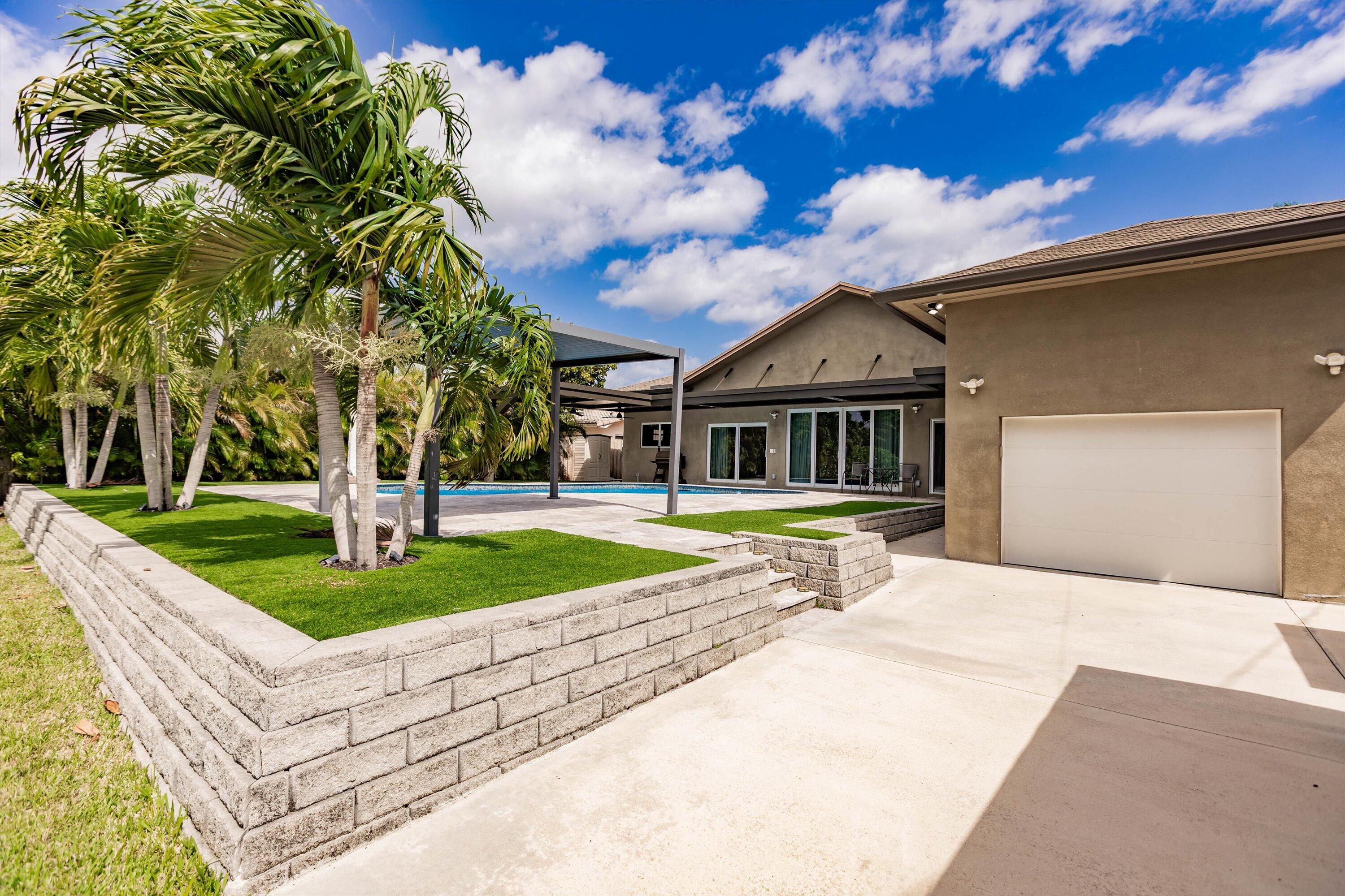 3660 S Longfellow Circle