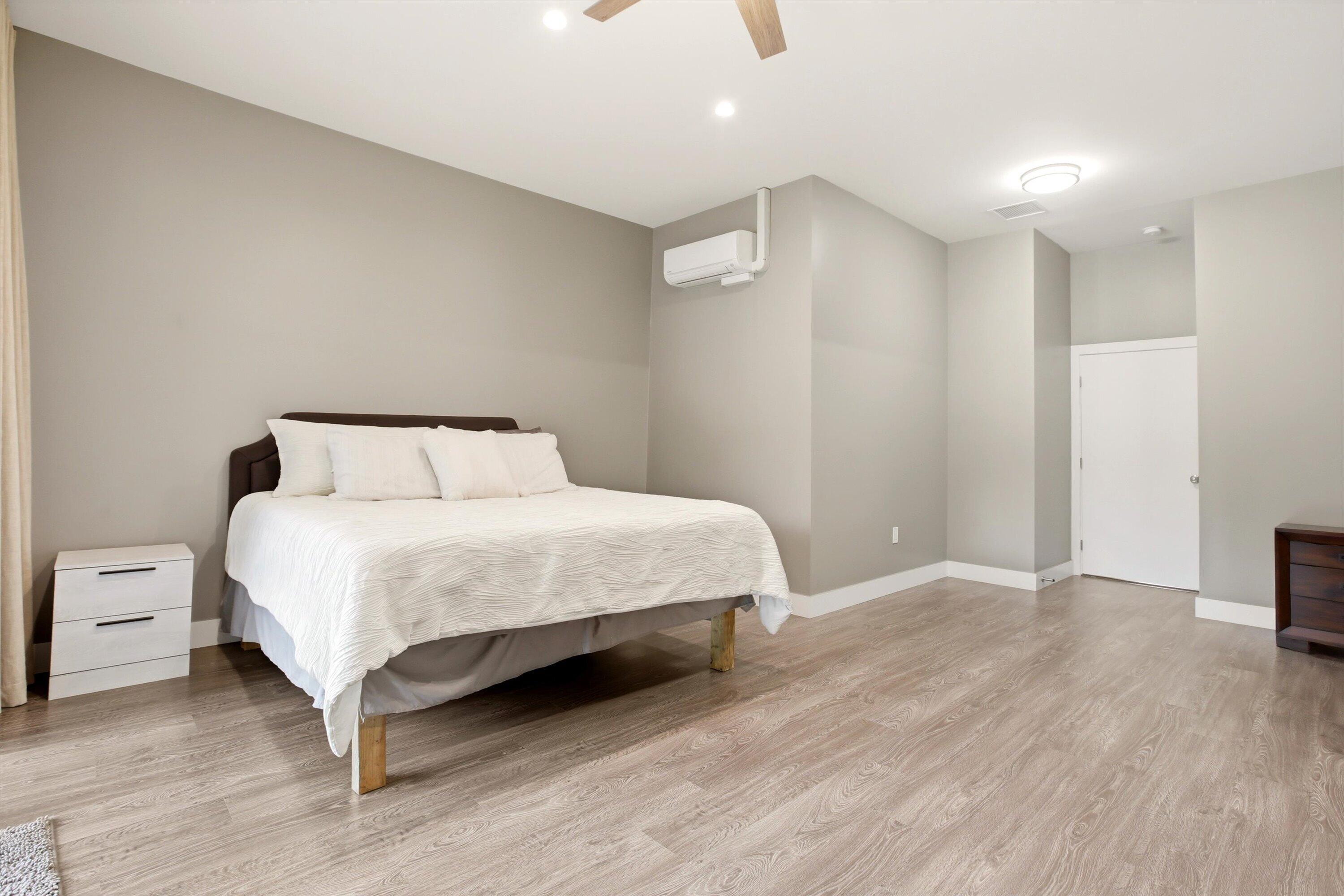 3660 S Longfellow Circle