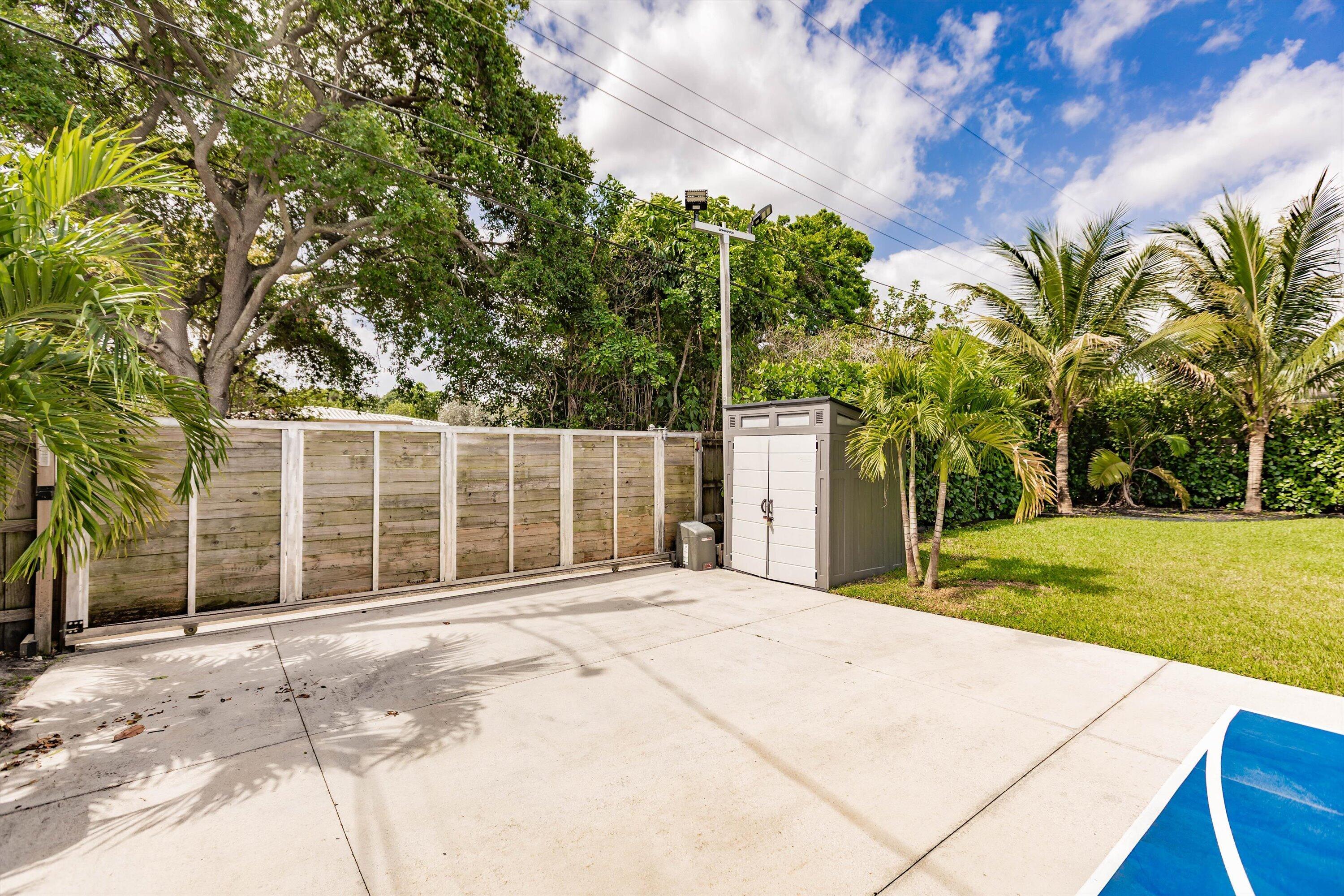 3660 S Longfellow Circle